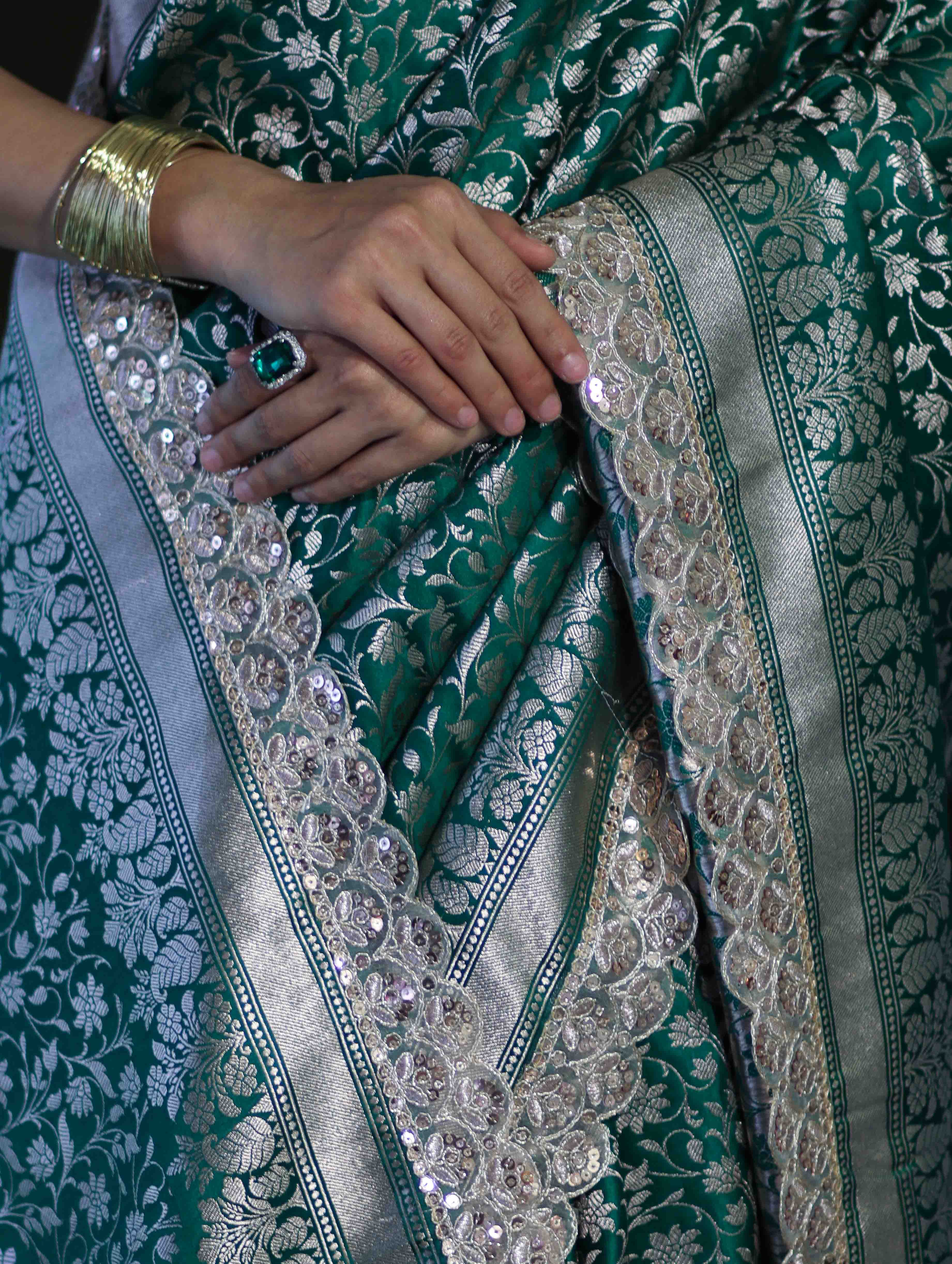 Banarasee Handloom Mashru Silk Saree With Heavy Zari Jaal & Lace Border-Green