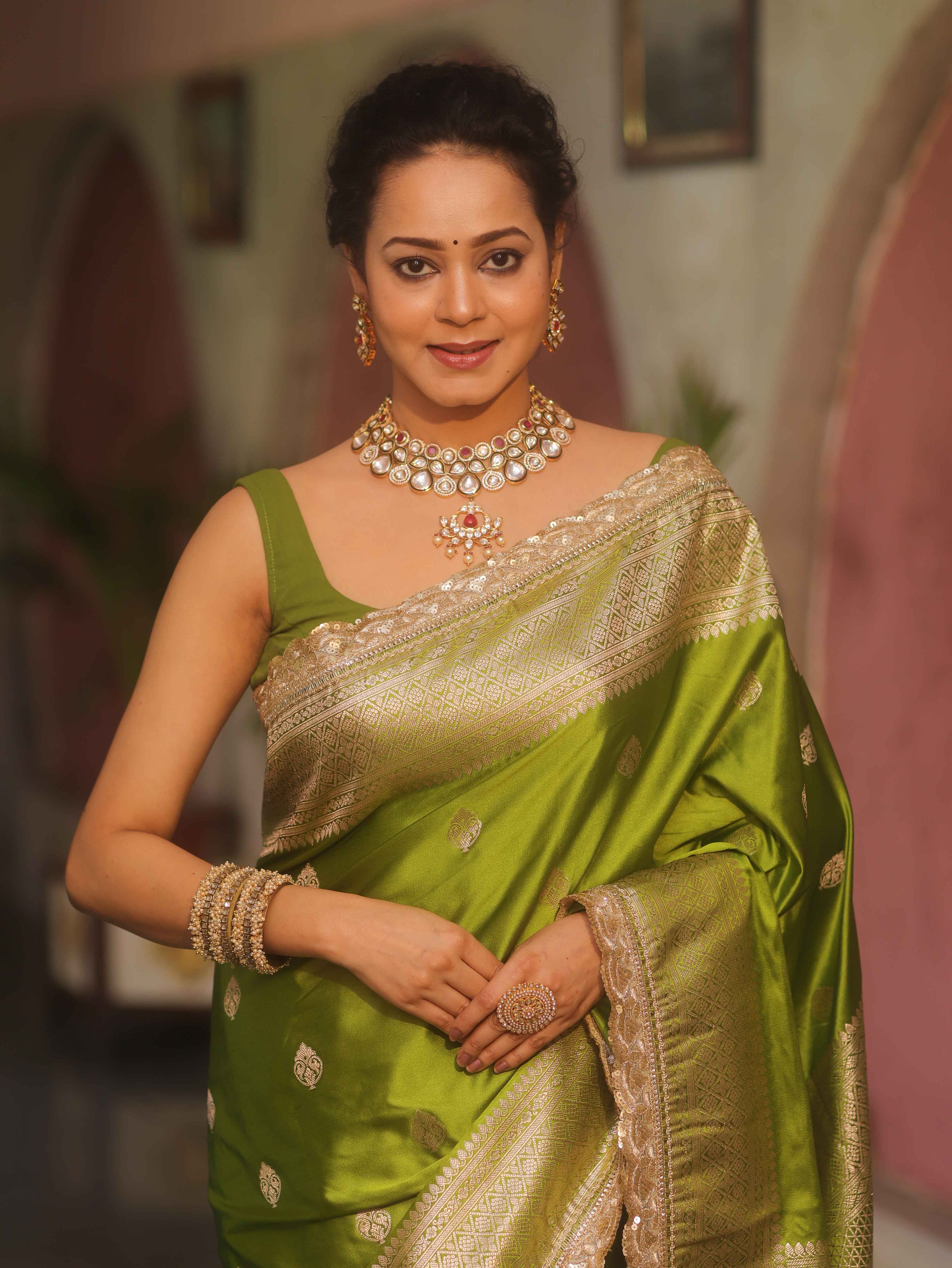 Banarasee Handloom Mashru Silk Saree Zari Border With Lace-Henna Green