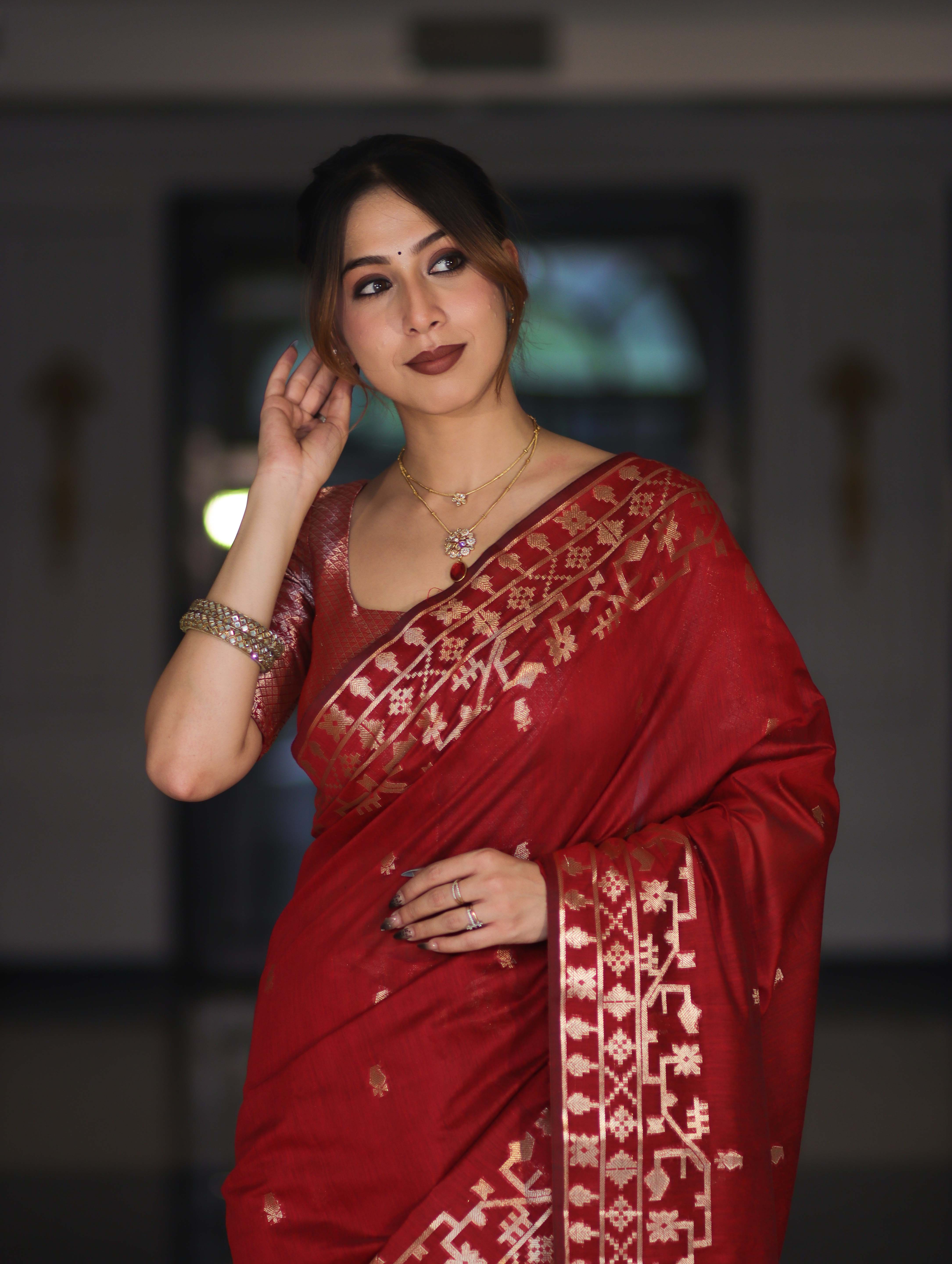 Banarasee Handloom Cotton Silk Saree With Zari Buti Deign & Geometric Border-Maroon