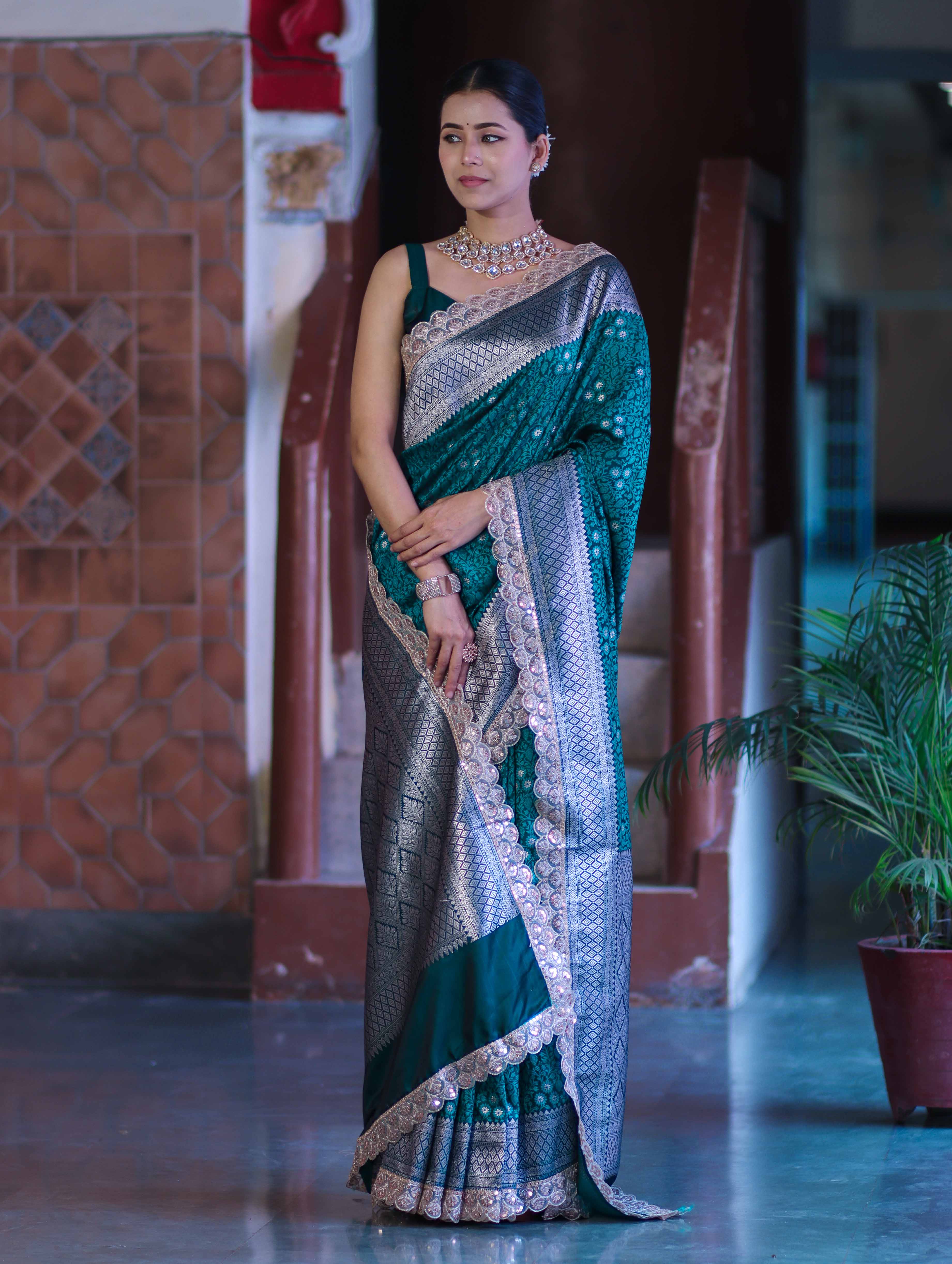 Banarasee Handloom Mashru Silk Saree With Tanchoi Work & Lace Border-Deep Green