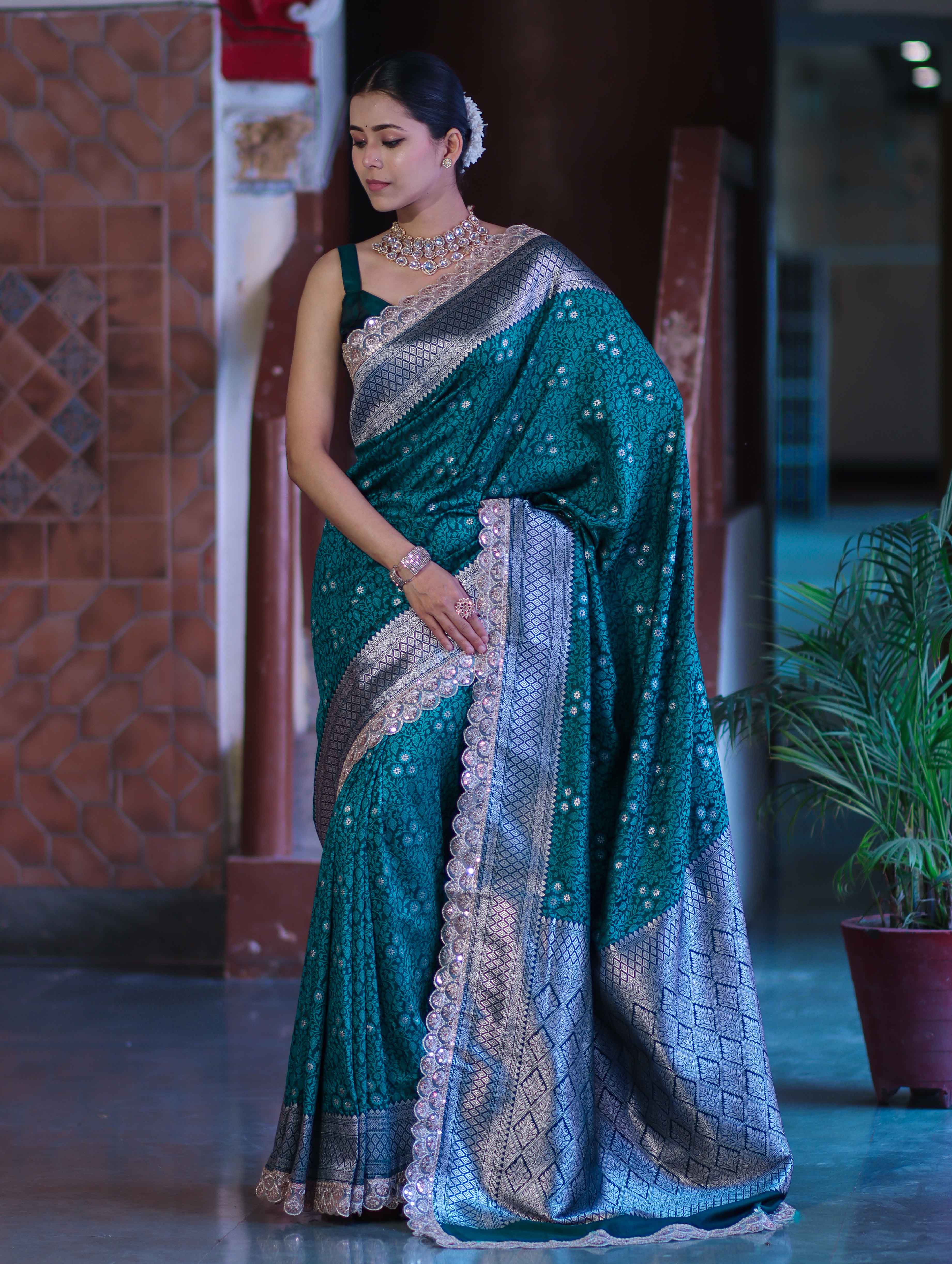 Banarasee Handloom Mashru Silk Saree With Tanchoi Work & Lace Border-Deep Green
