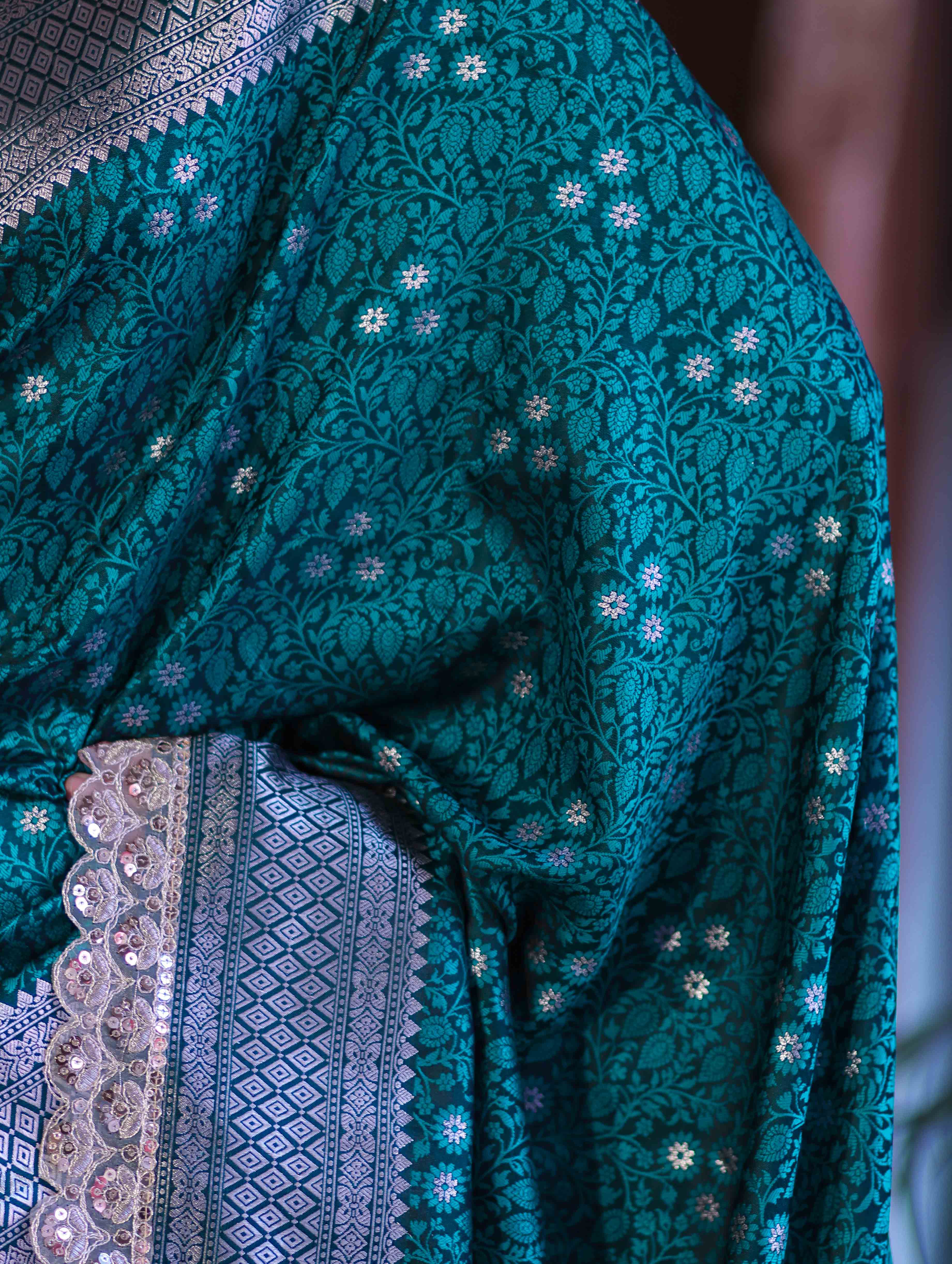 Banarasee Handloom Mashru Silk Saree With Tanchoi Work & Lace Border-Deep Green