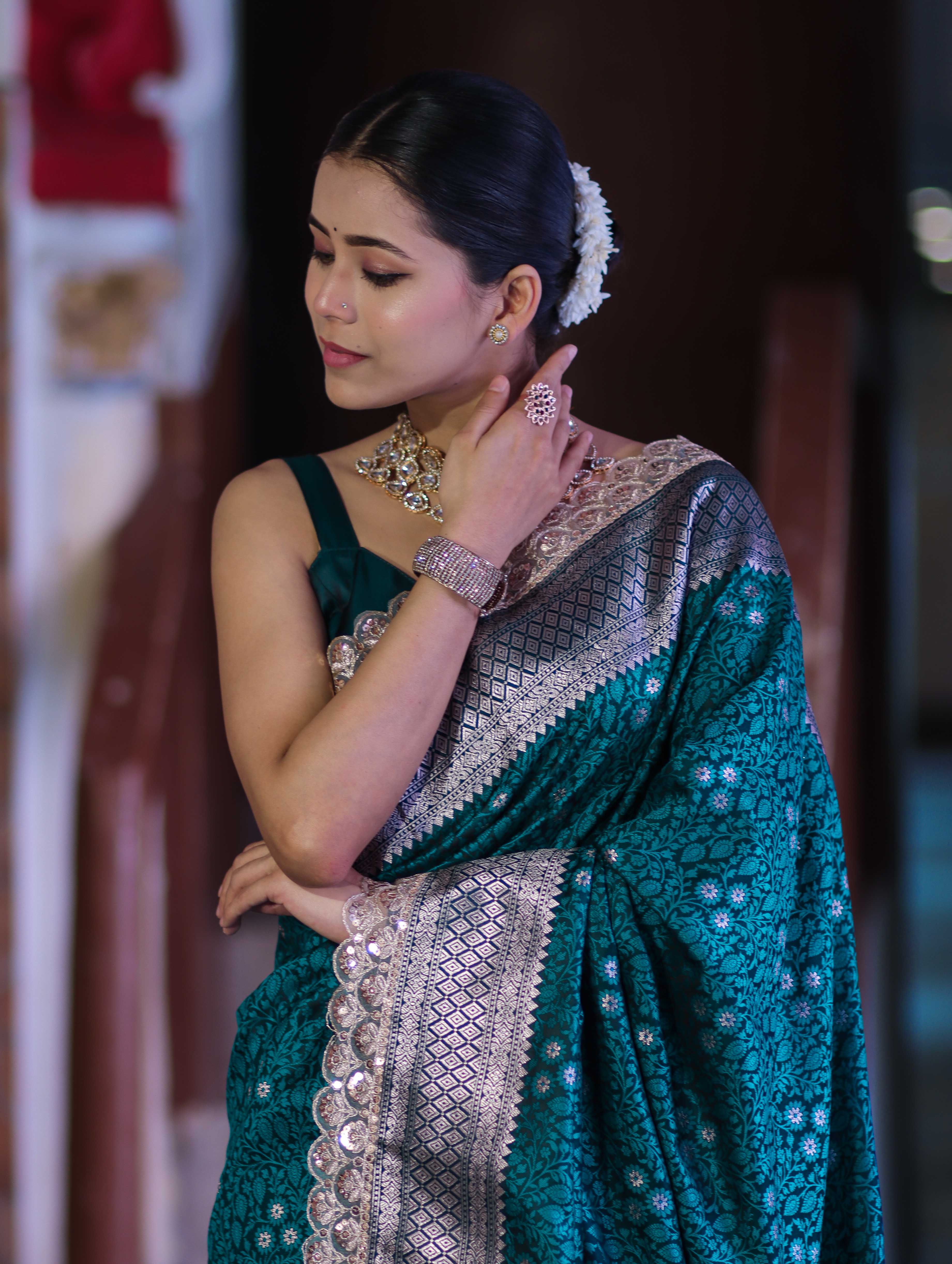 Banarasee Handloom Mashru Silk Saree With Tanchoi Work & Lace Border-Deep Green