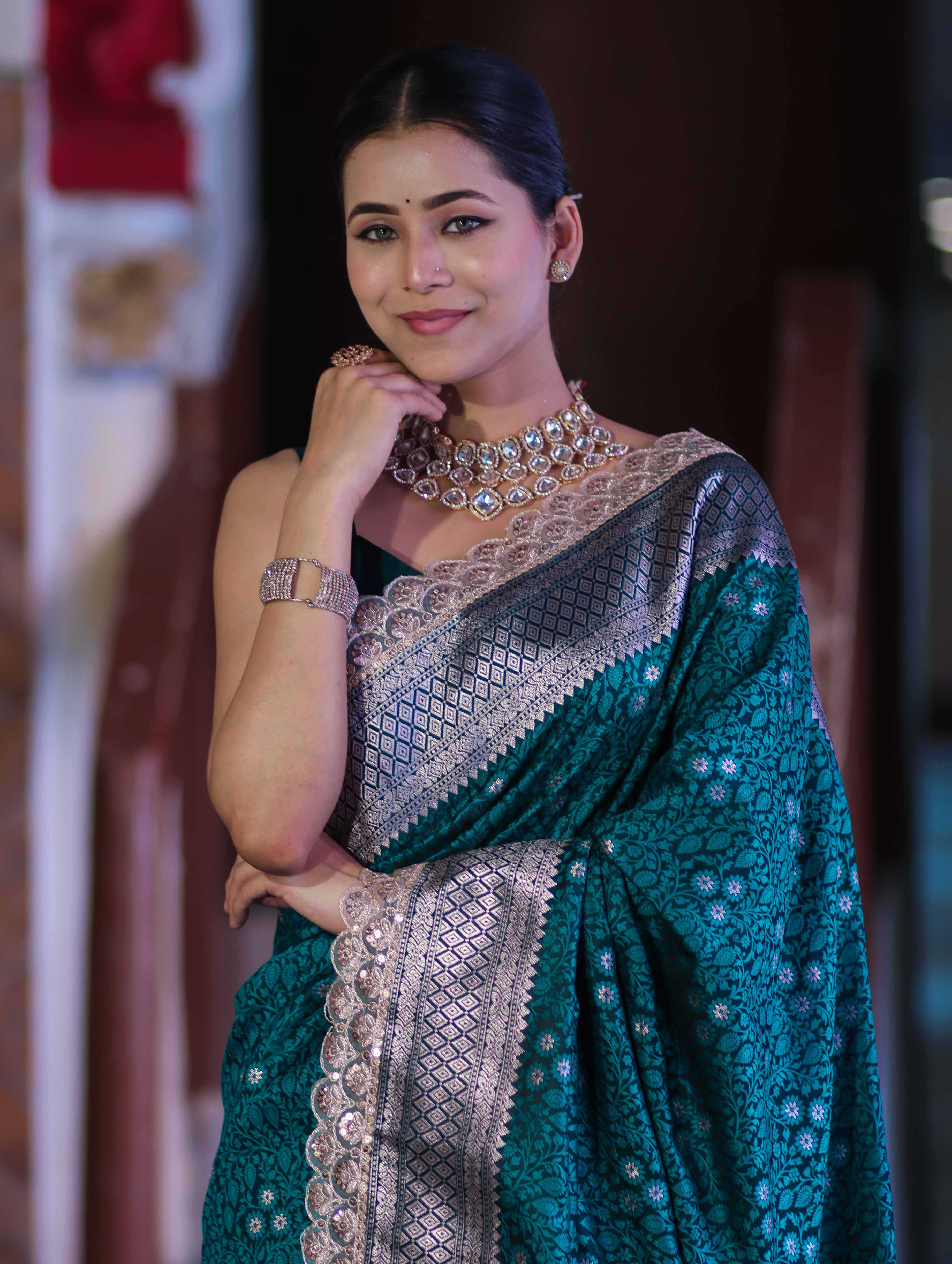 Banarasee Handloom Mashru Silk Saree With Tanchoi Work & Lace Border-Deep Green