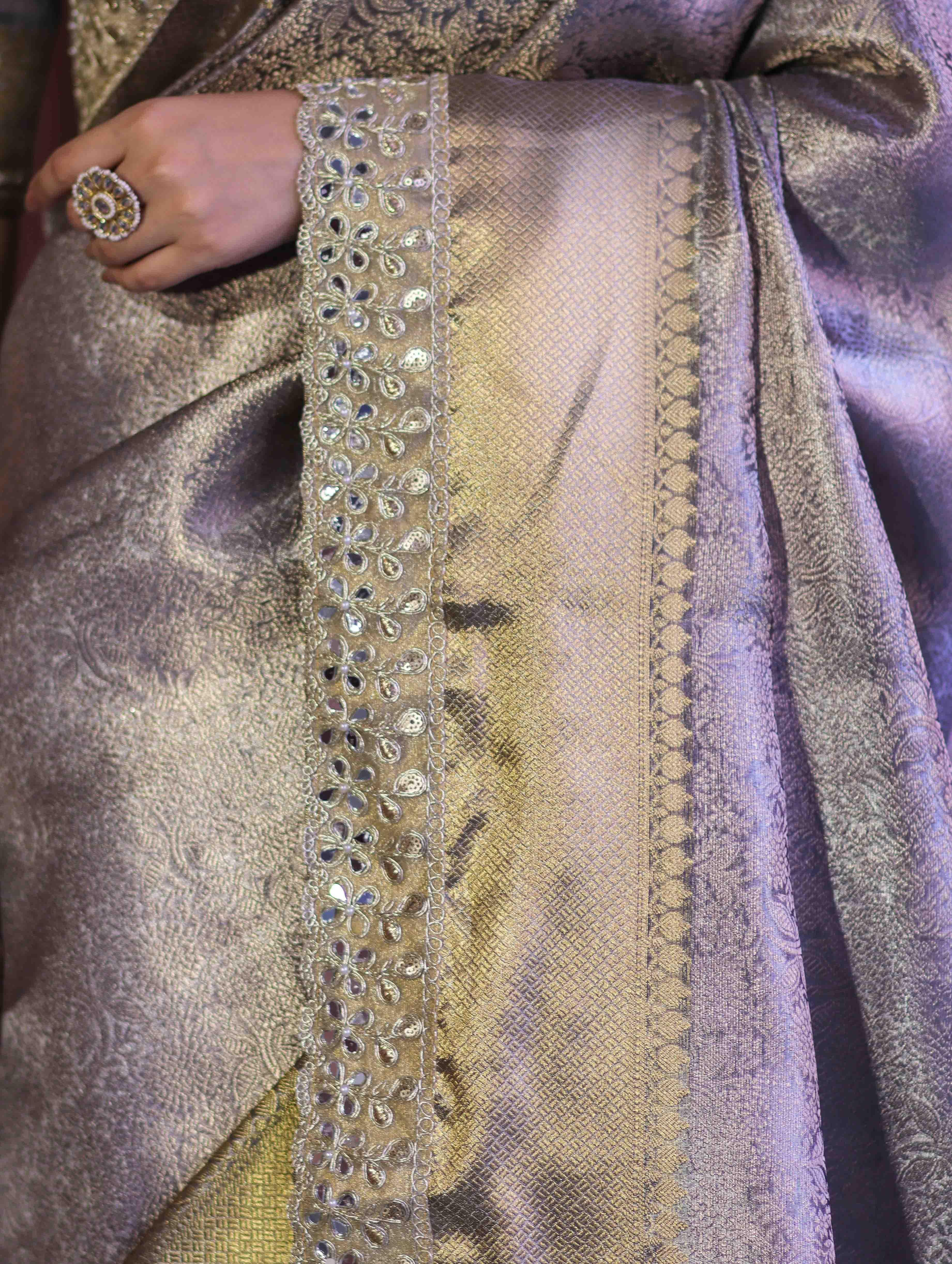 Banarasee Handloom Tissue Saree With Zari Woven Design & Contrast Lace Border-Grey (Silver Tone)