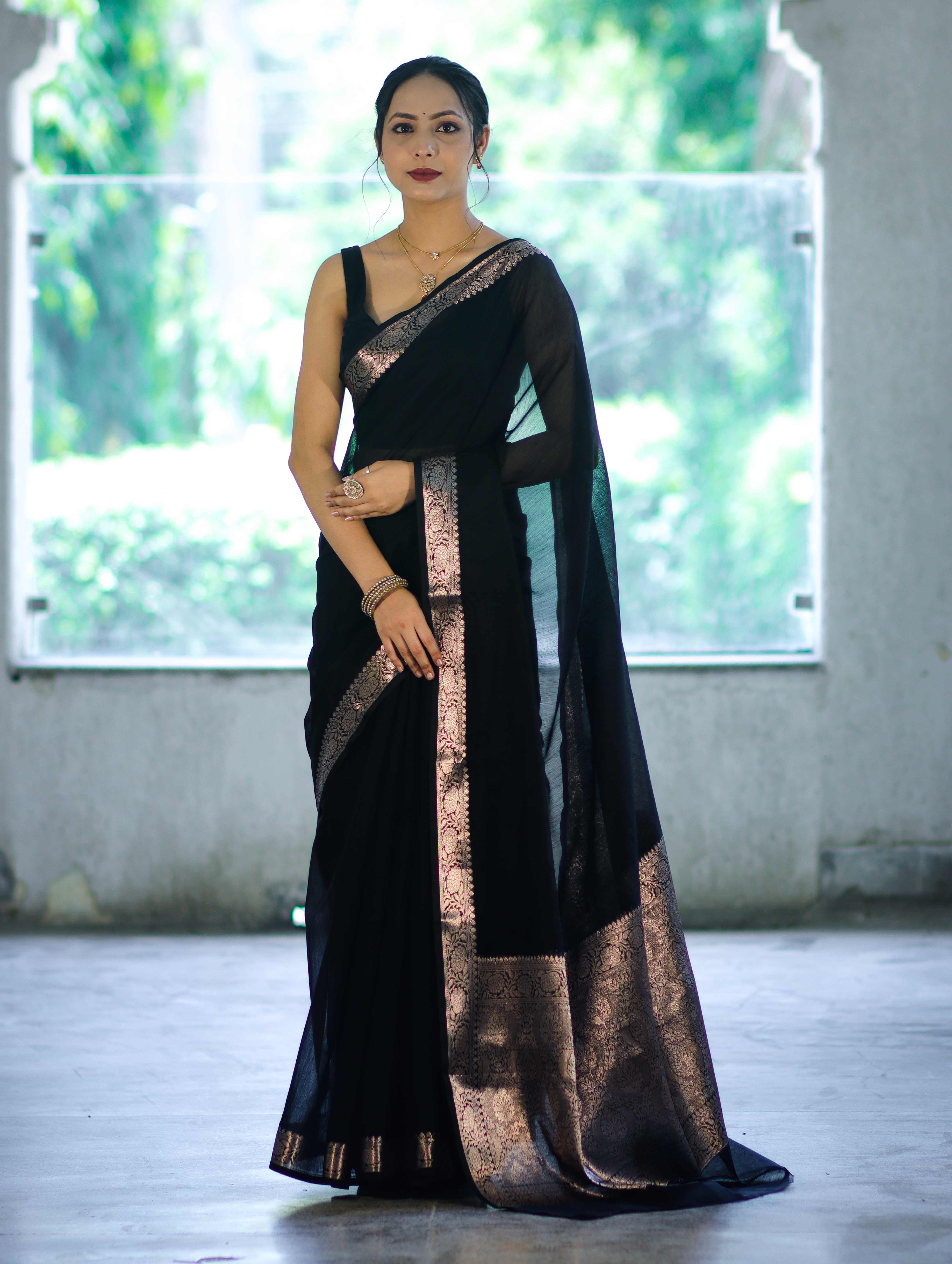 Banarasee Cotton Silk Plain Saree With Floral Zari Border-Black