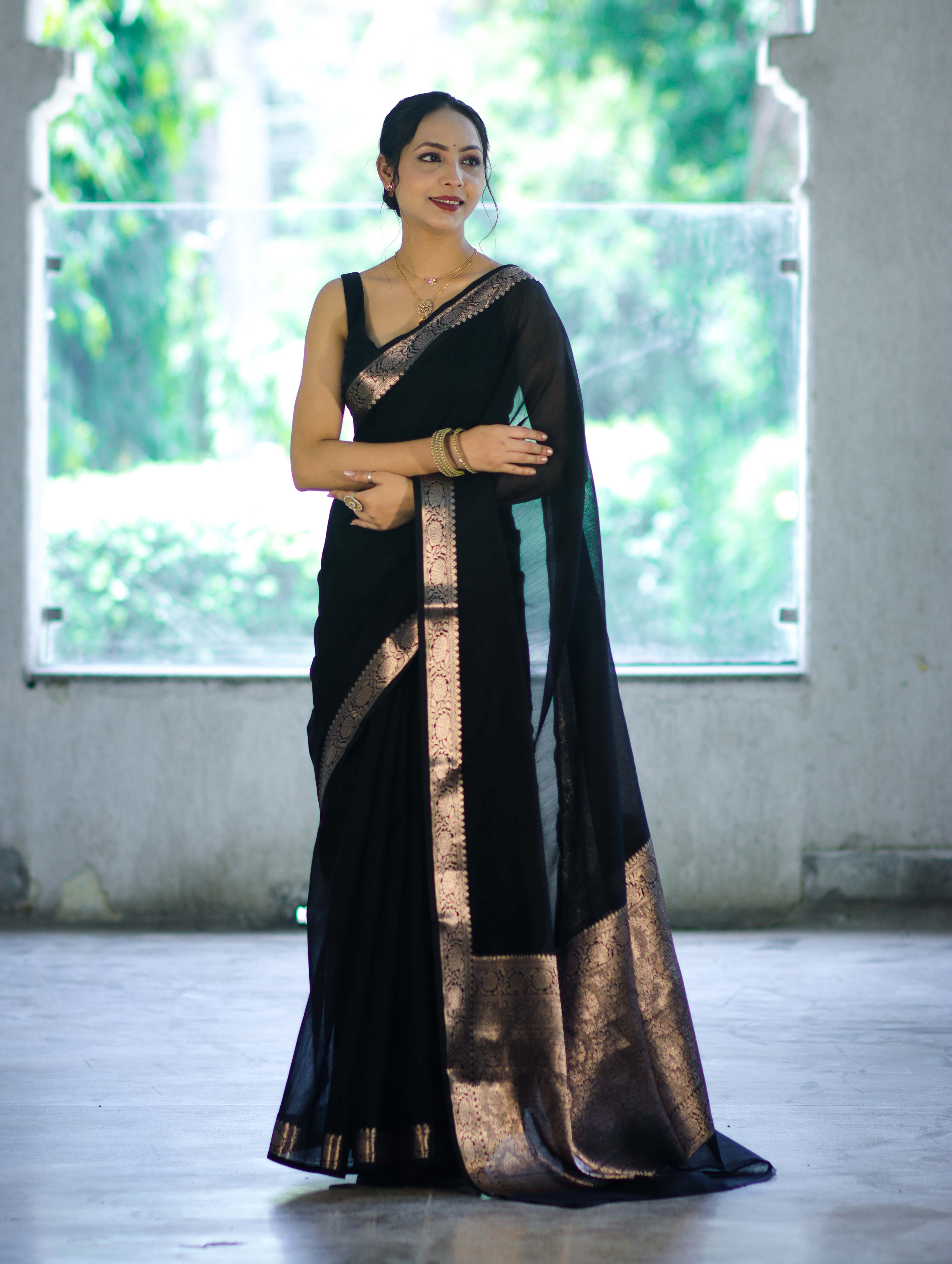 Banarasee Cotton Silk Plain Saree With Floral Zari Border-Black