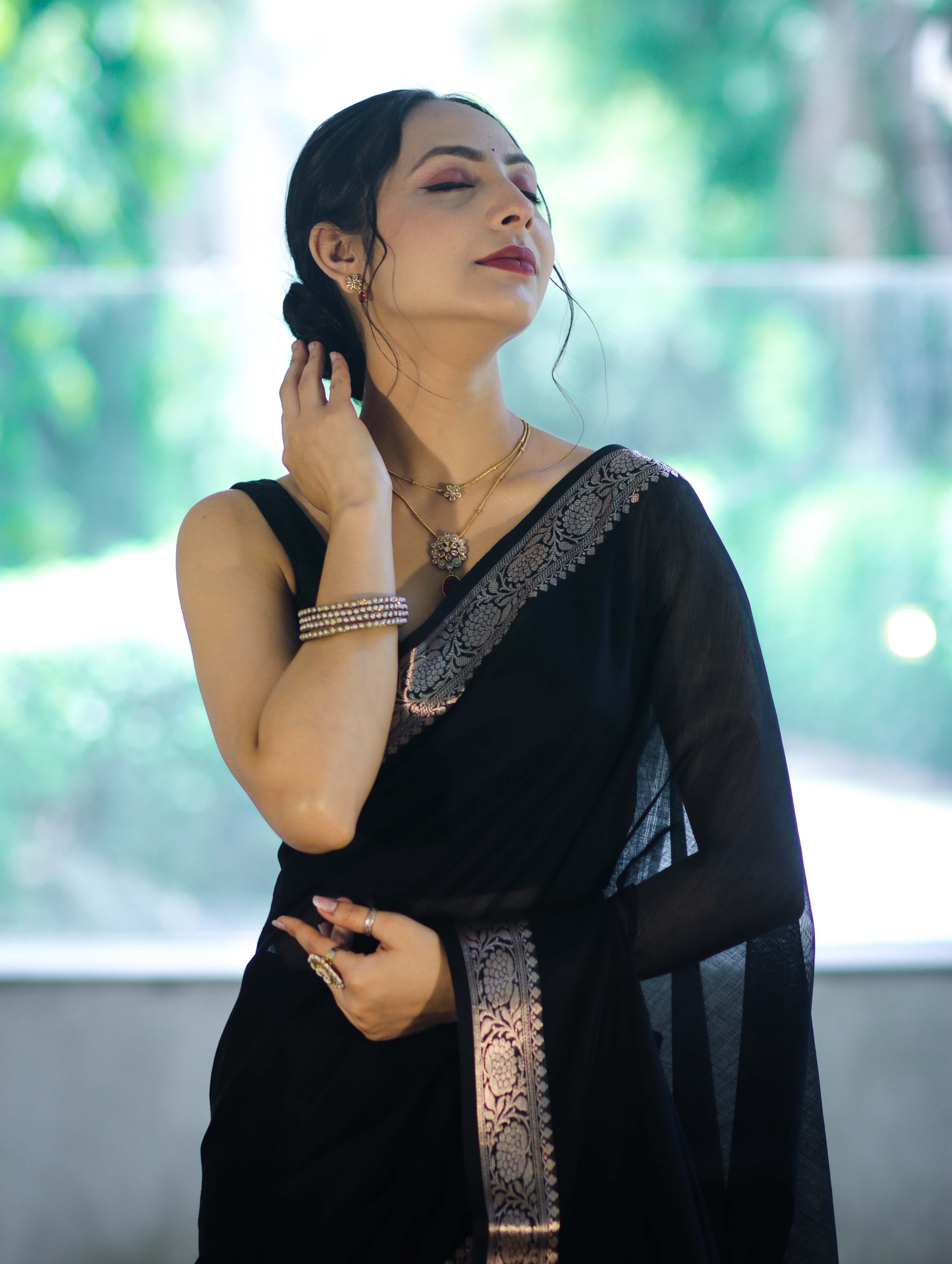 Banarasee Cotton Silk Plain Saree With Floral Zari Border-Black