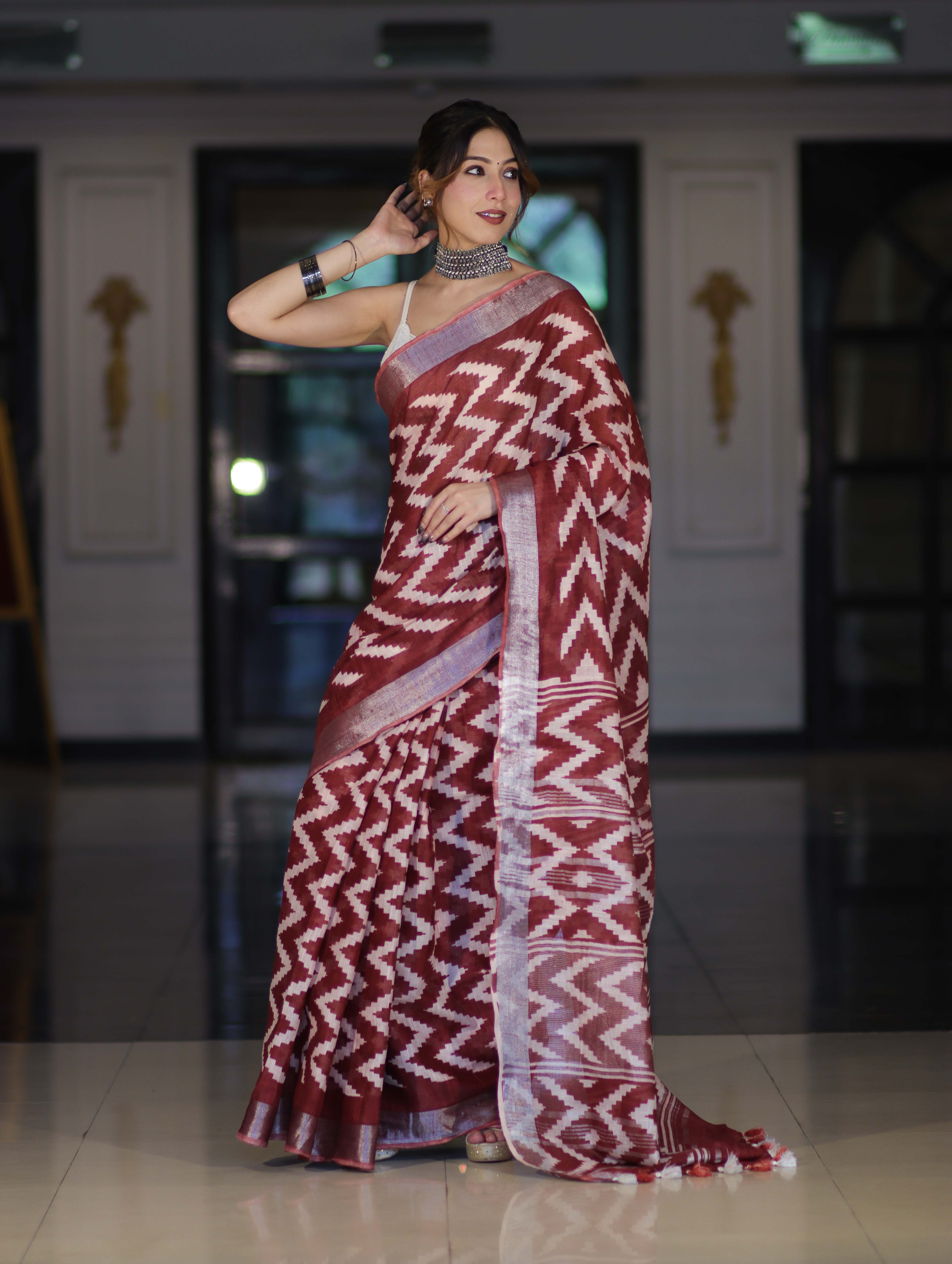 Bhagalpur Handloom Pure Linen Cotton Zig-Zag Pattern Saree-Maroon & White