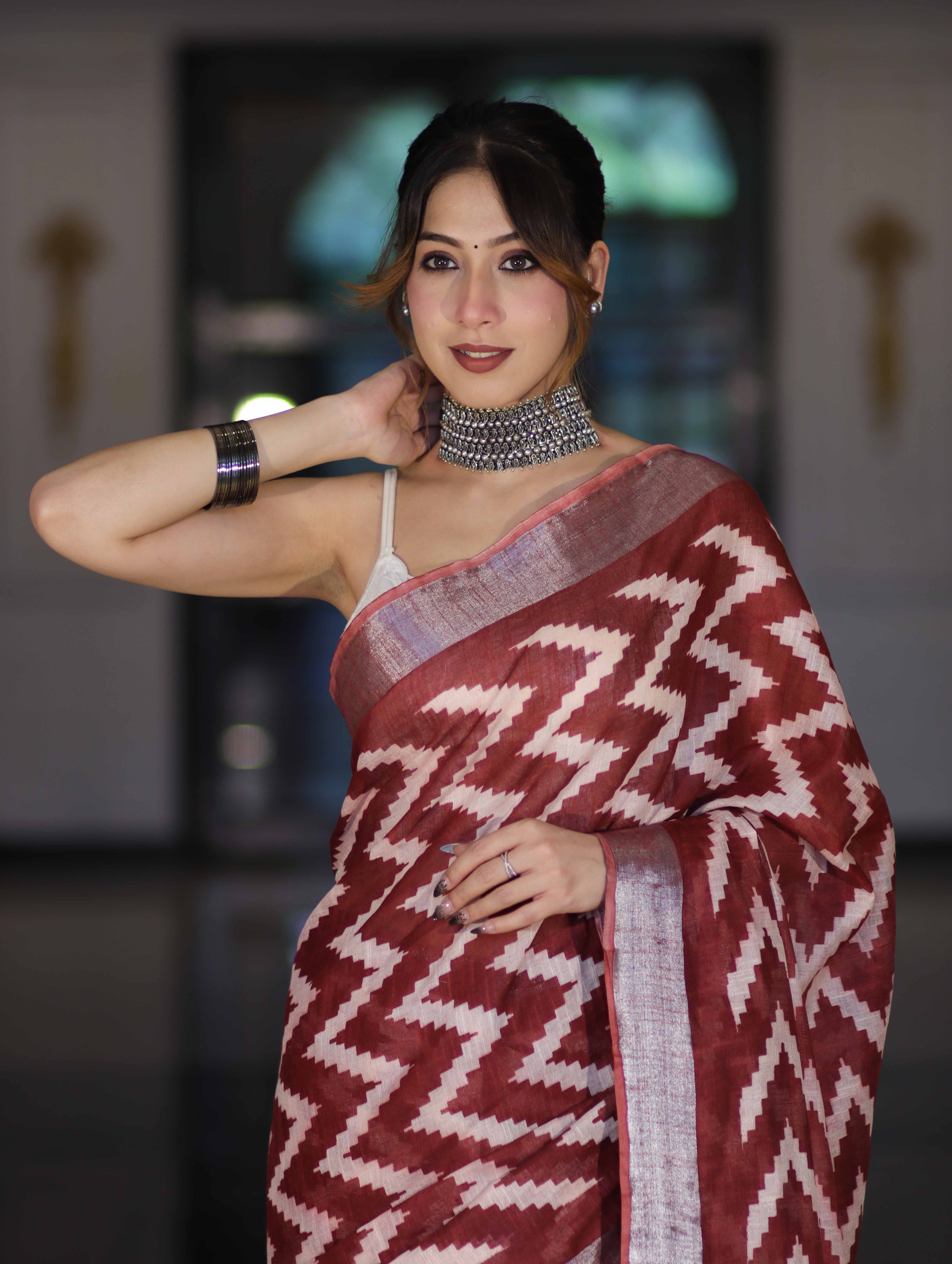 Bhagalpur Handloom Pure Linen Cotton Zig-Zag Pattern Saree-Maroon & White