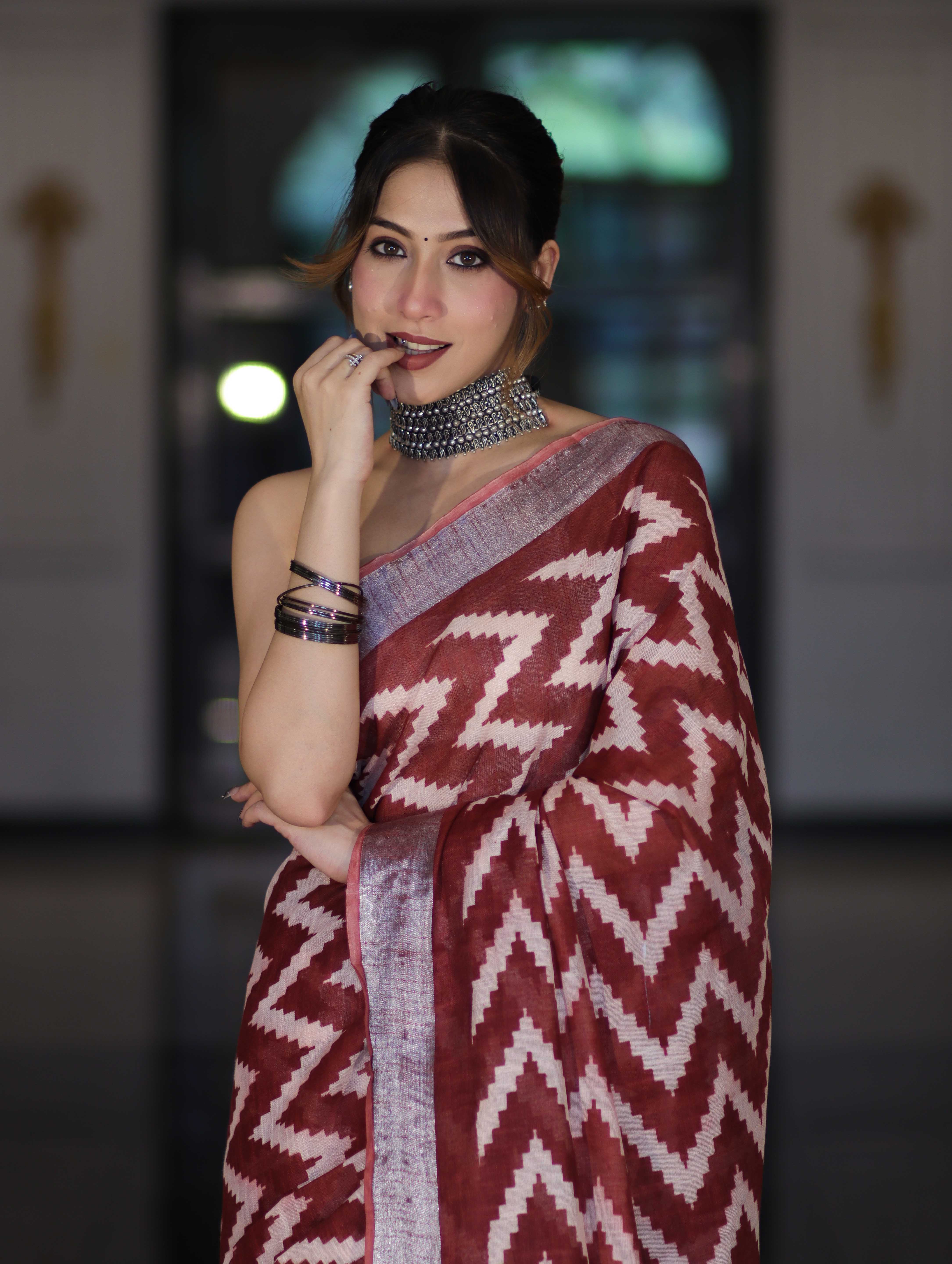Bhagalpur Handloom Pure Linen Cotton Zig-Zag Pattern Saree-Maroon & White