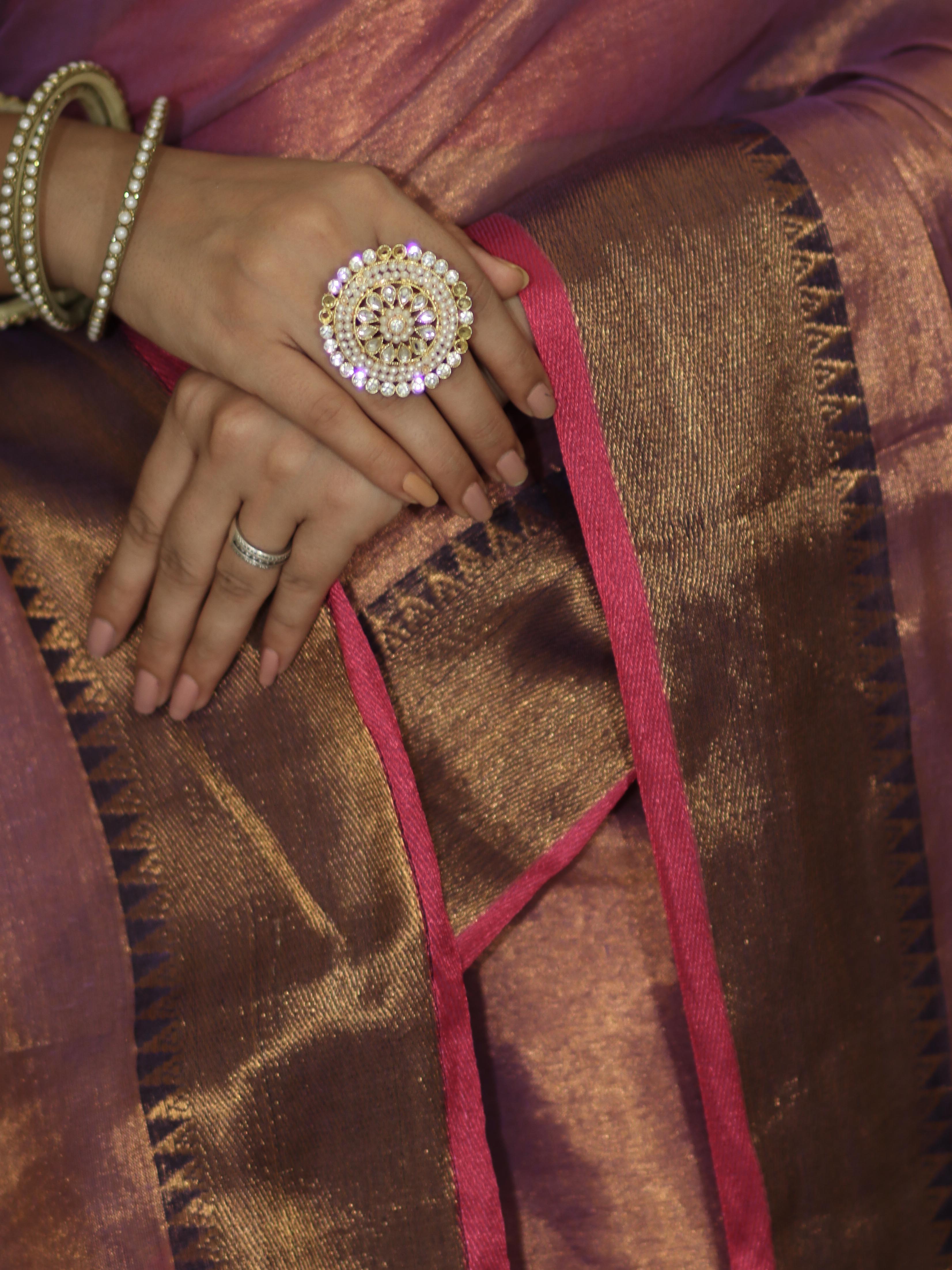 Banarasee Dual Shaded Linen Tissue Saree With Zari Border-Purple