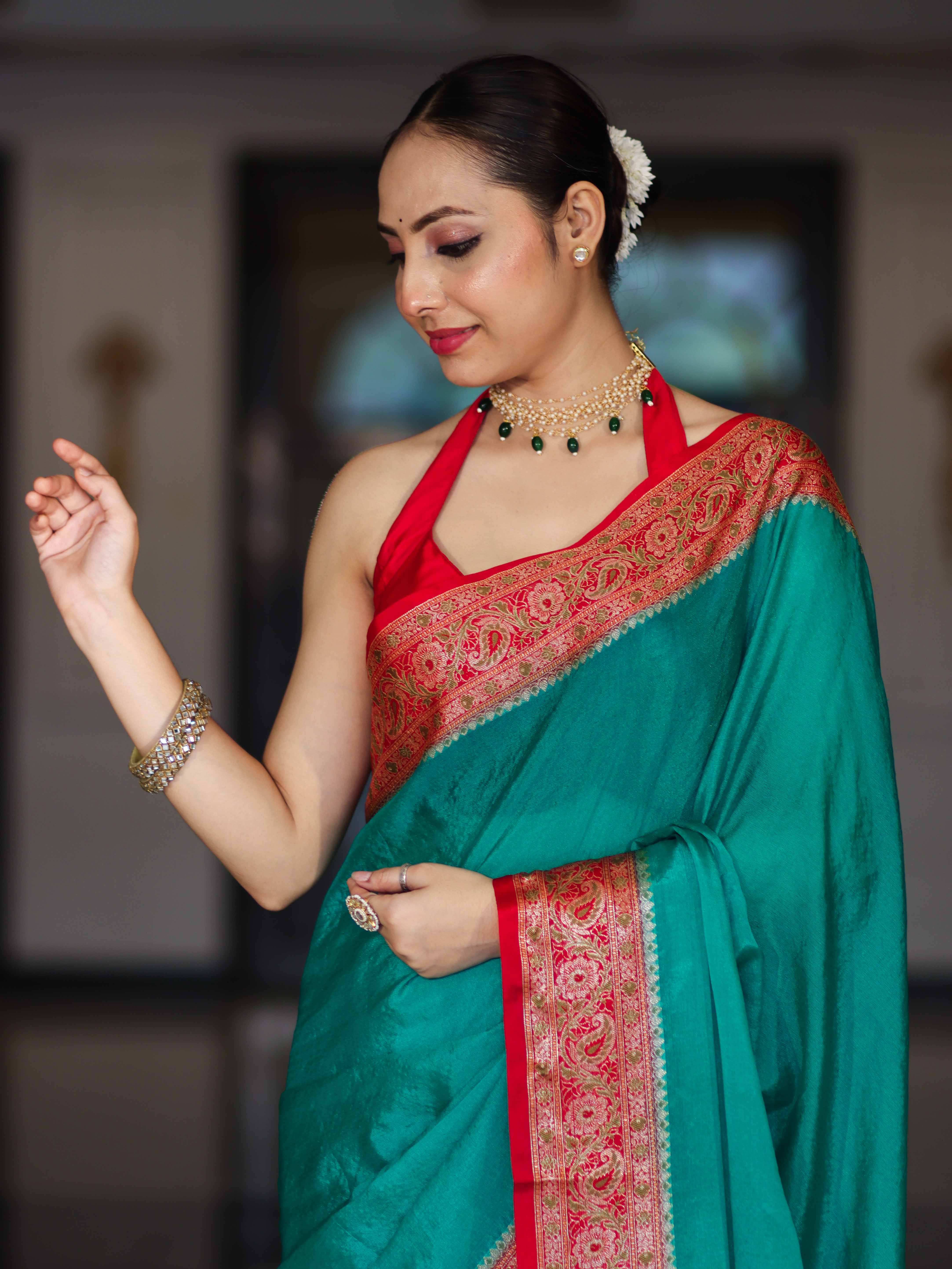 Banarasee Handloom Plain Semi Silk Saree With Resham Woven Contrast Border-Green & Red