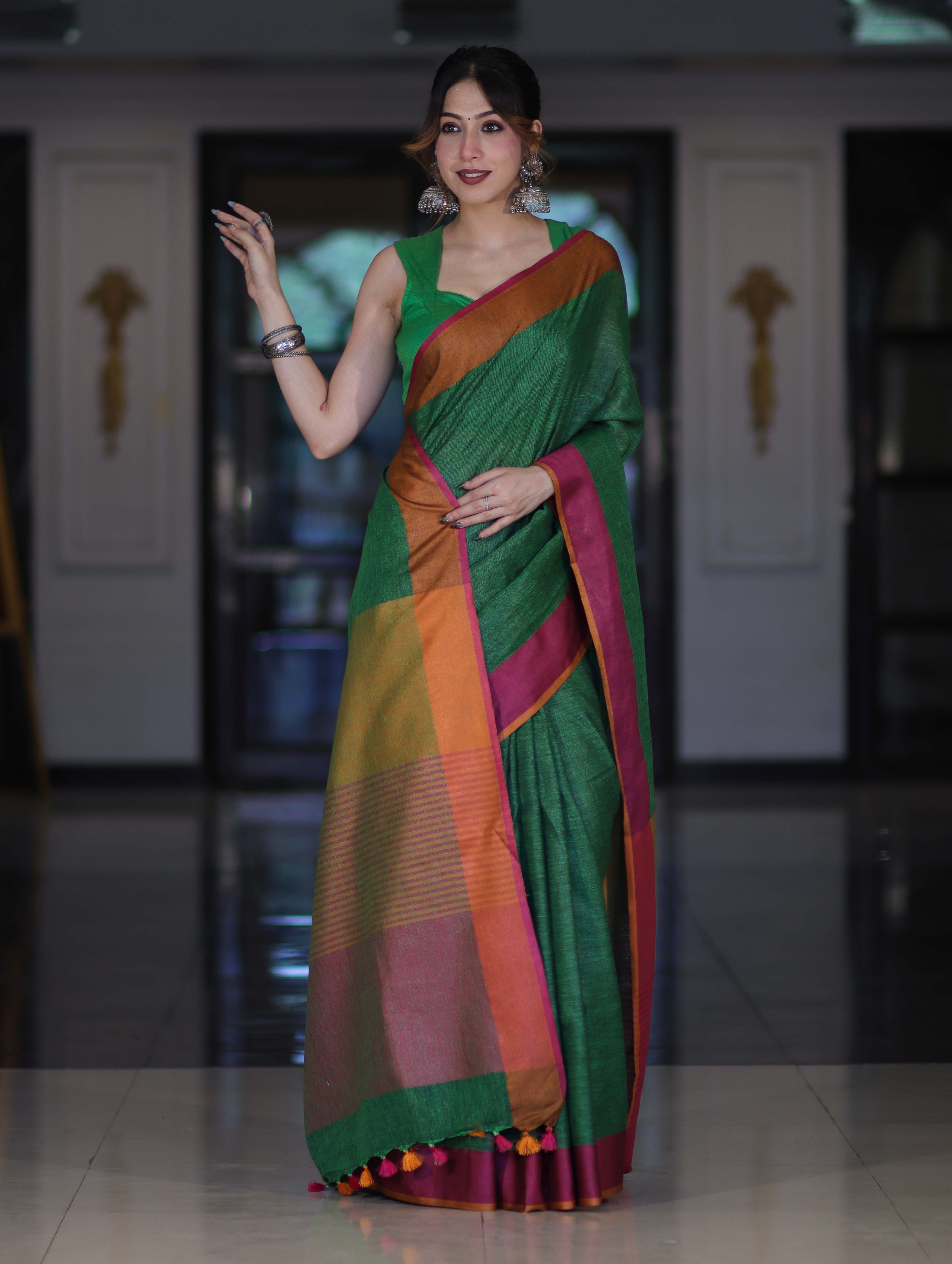 Bhagalpur Handloom Pure Linen Saree With Dual Tone Contrast Pallu-Green