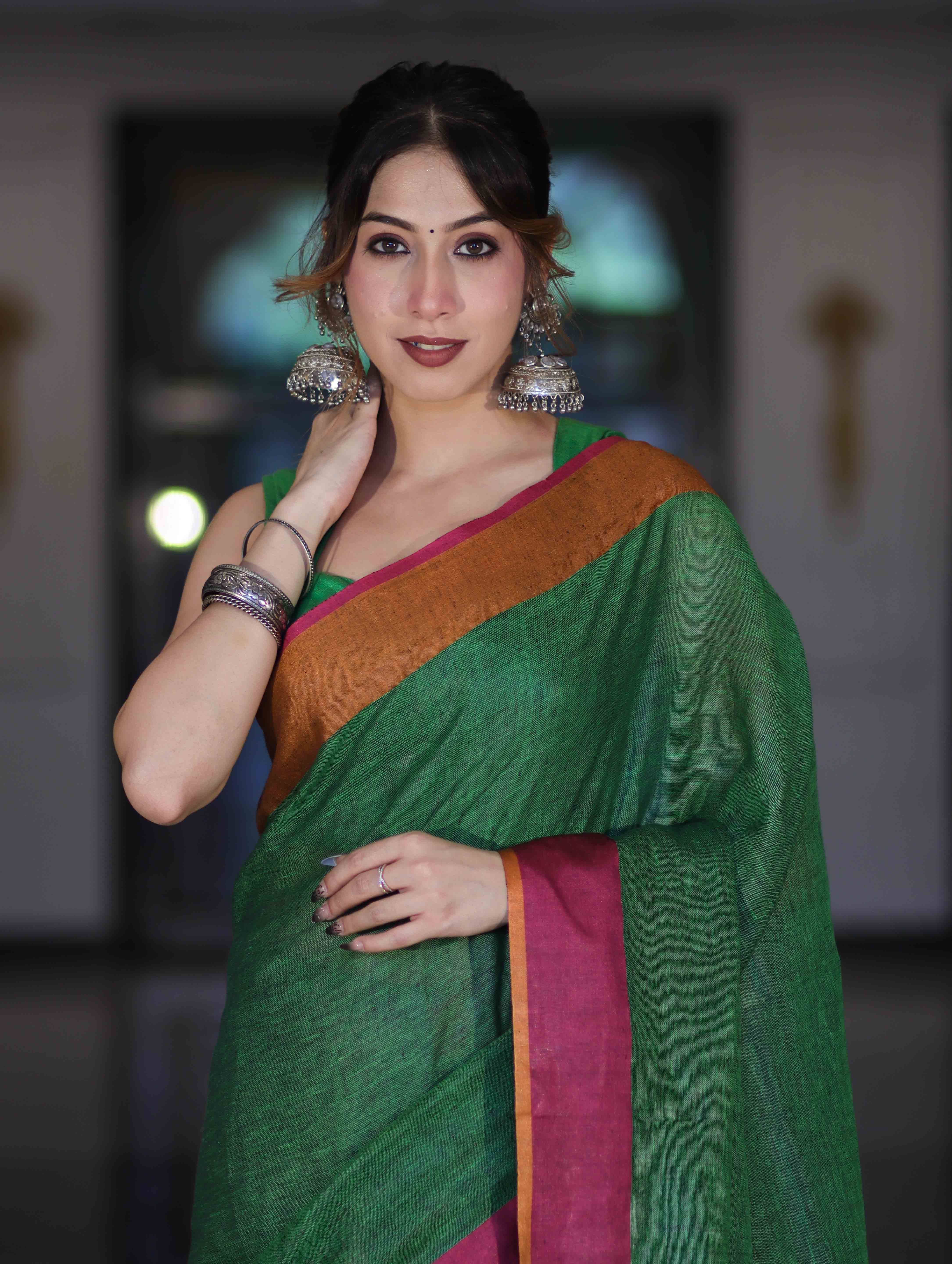 Bhagalpur Handloom Pure Linen Saree With Dual Tone Contrast Pallu-Green