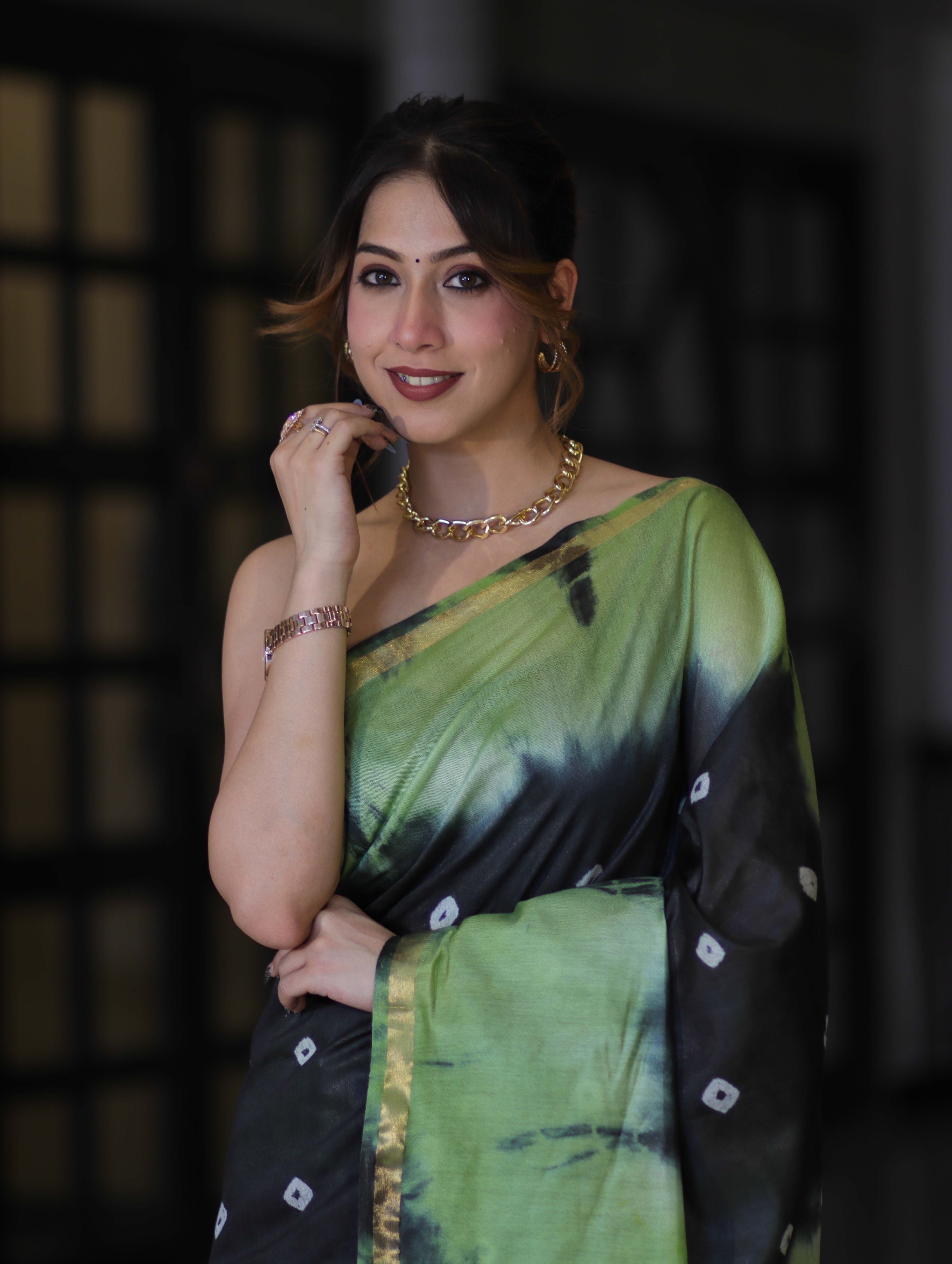Bhagalpur Handloom Pure Linen Cotton Hand Dyed Shibori Pattern Saree-Black & Light Green
