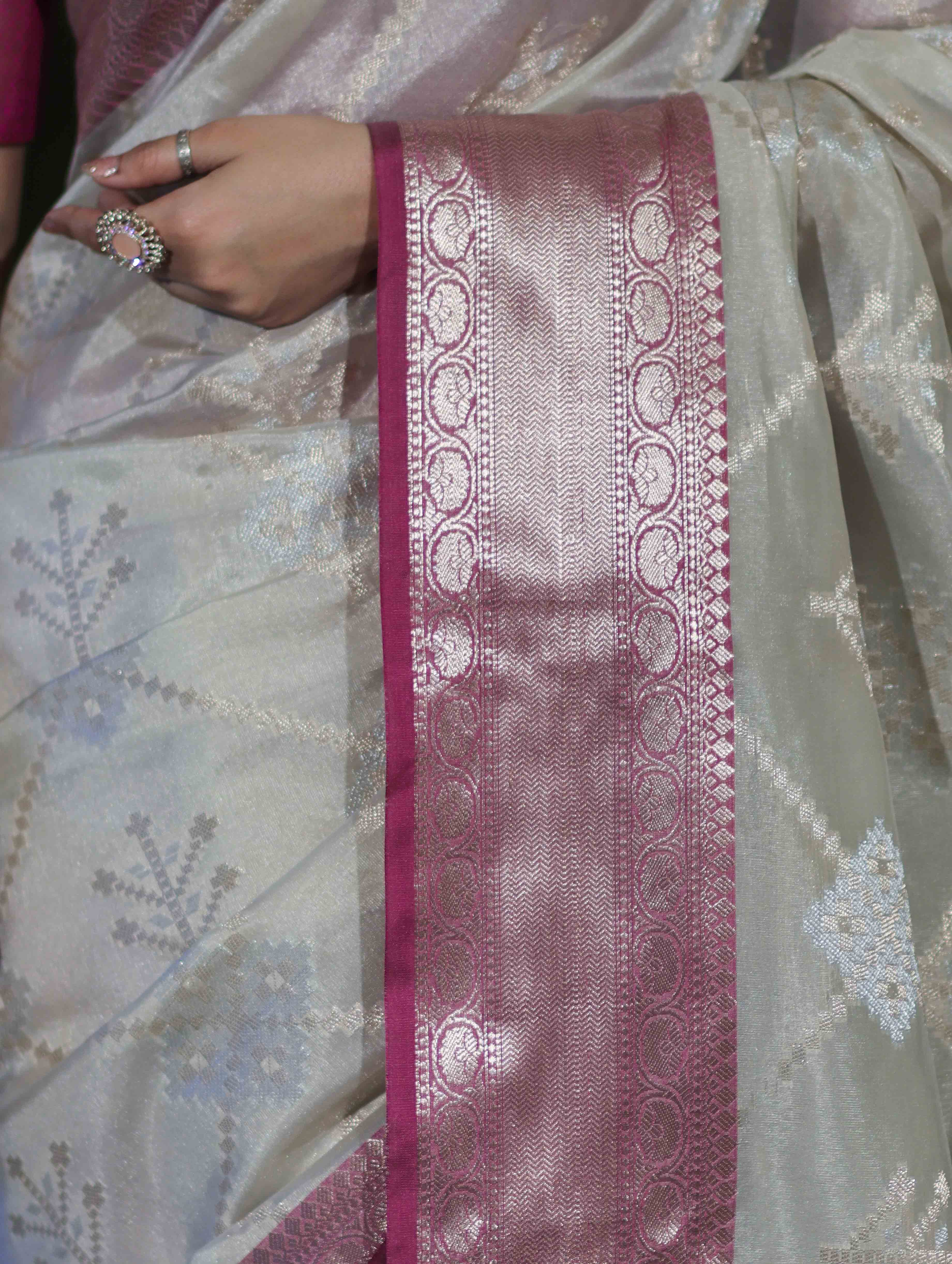 Banarasee Handloom Semi Silk Saree With Zari Jaal Work & Contrast Border-Off White & Magenta