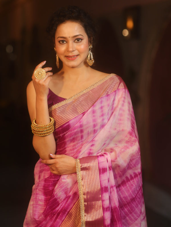 Banarasee Handwoven Semi Silk Shibori Dye Saree With Zari Border-Magenta & White