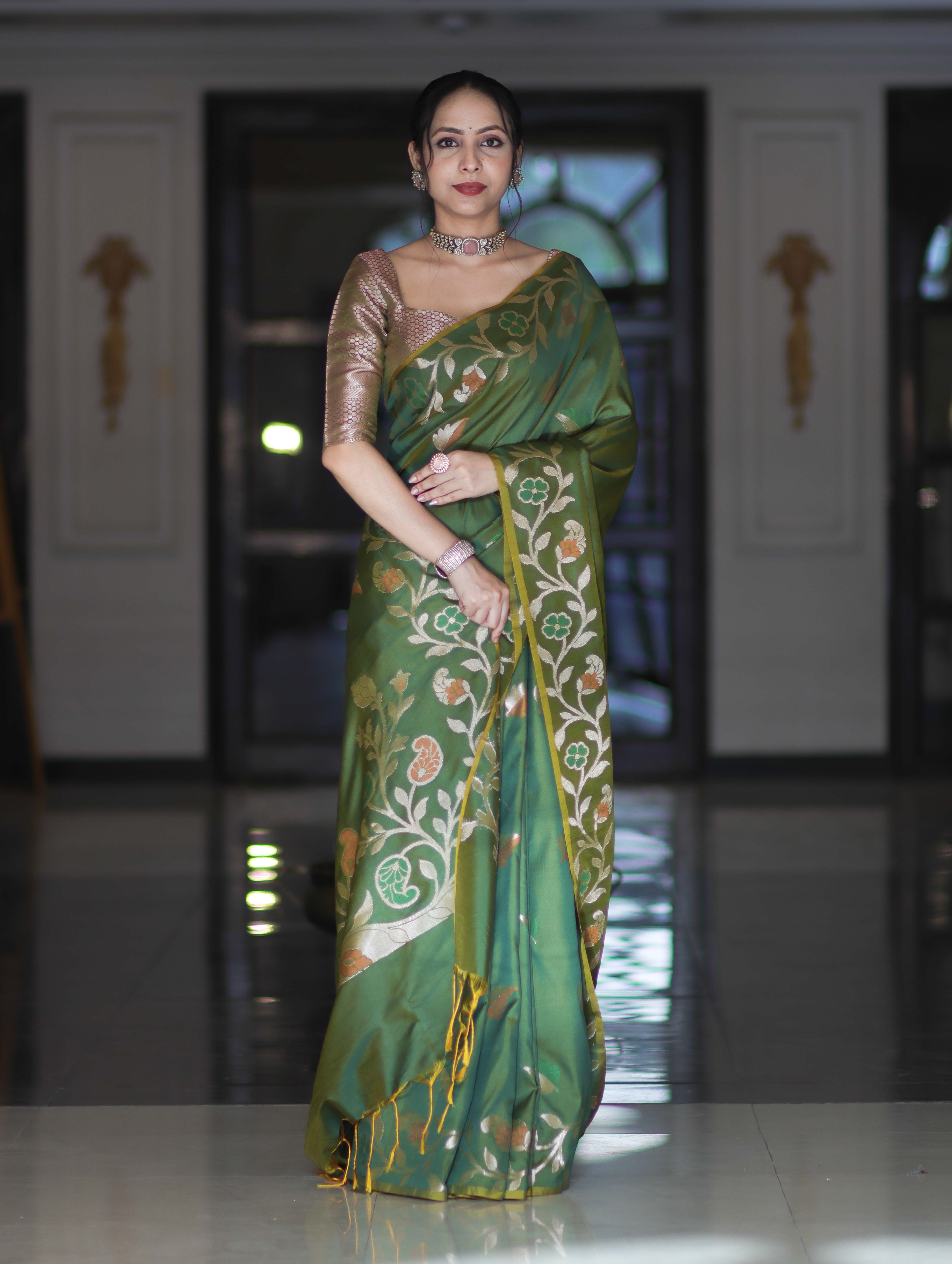Banarasee Handloom Semi Silk Saree With Leaf Pattern & Floral Zari Border-Green