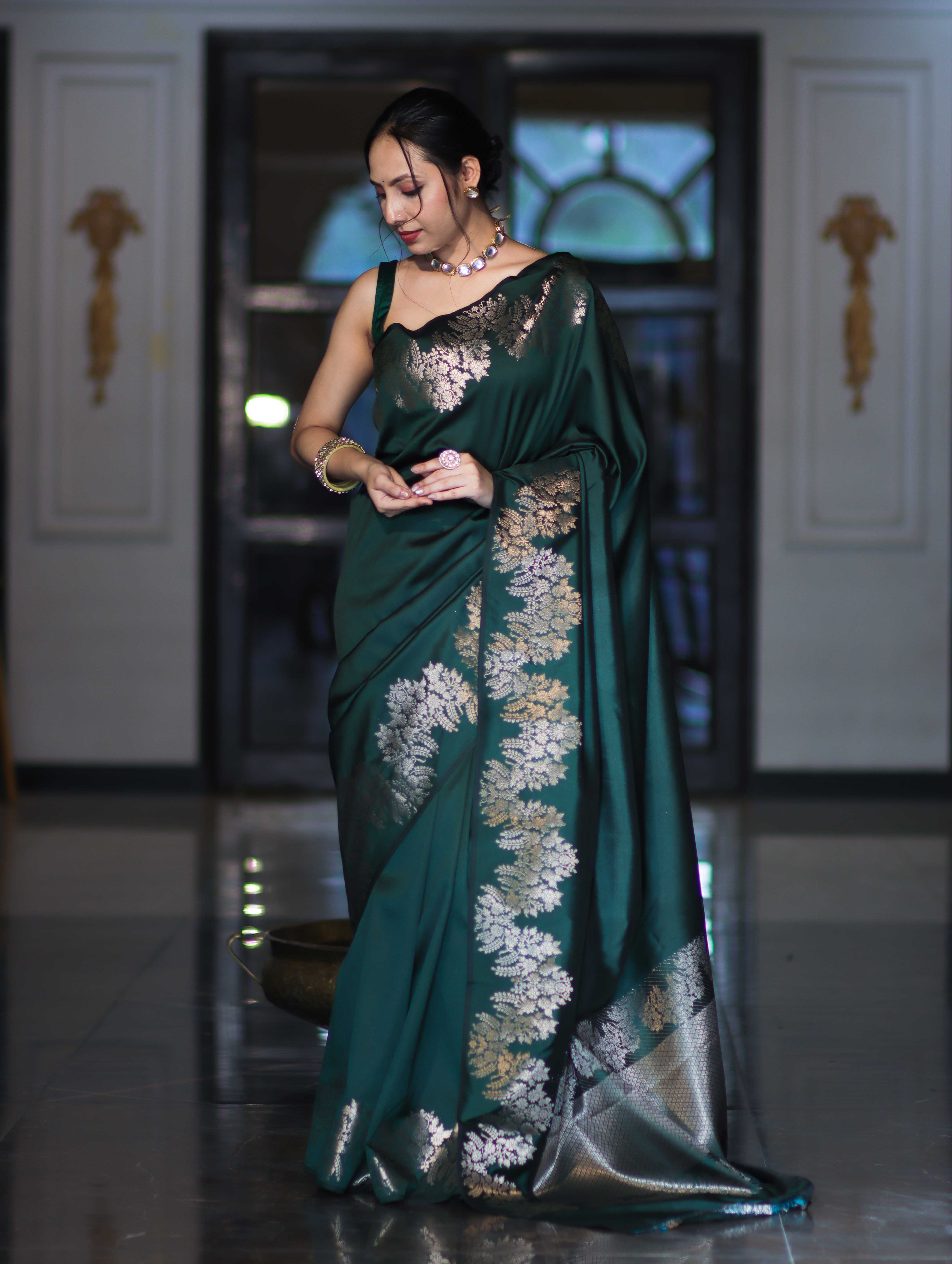 Banarasee Handloom Plain Semi Silk Saree With Zari Border-Deep Green