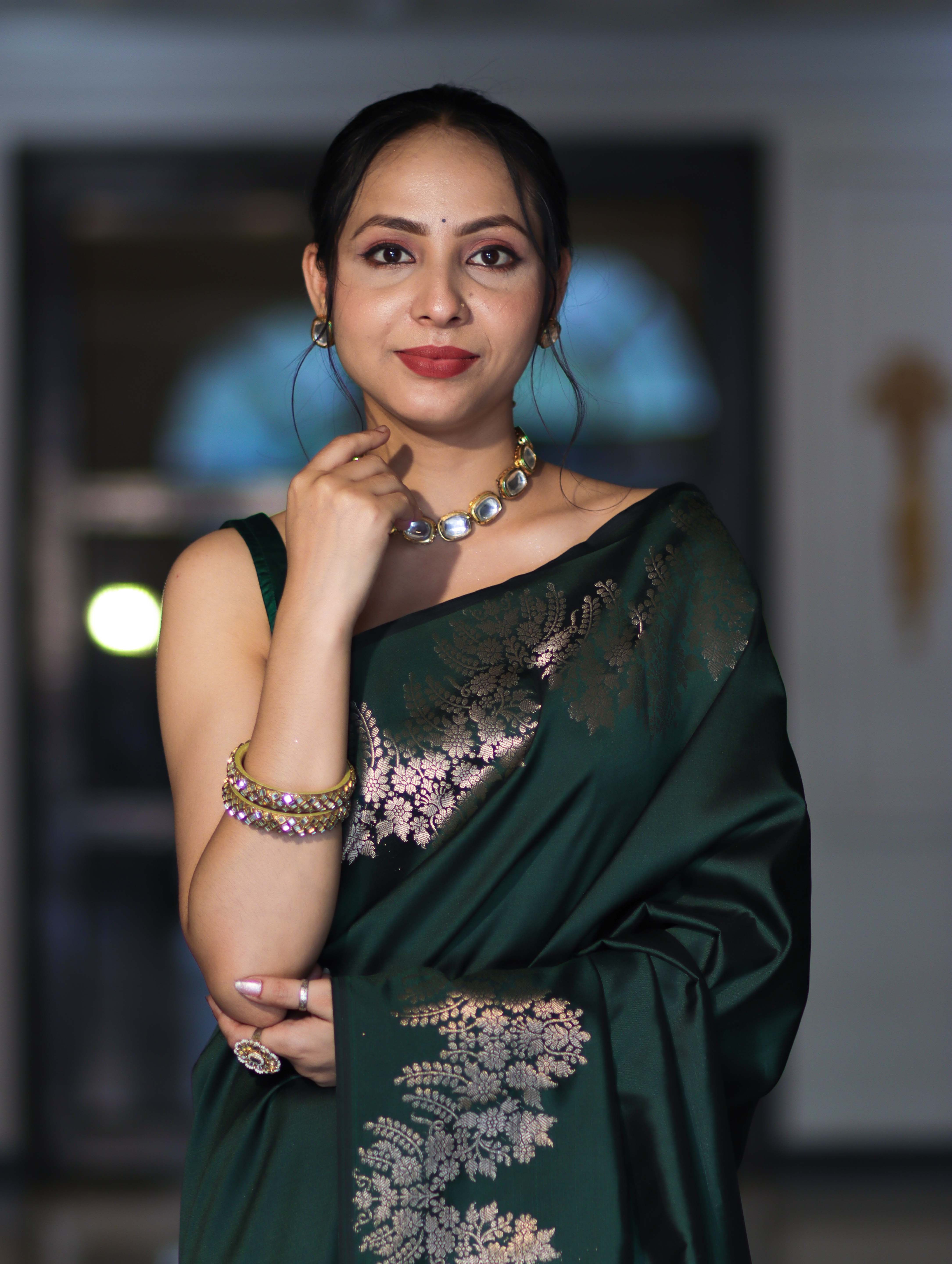 Banarasee Handloom Plain Semi Silk Saree With Zari Border-Deep Green