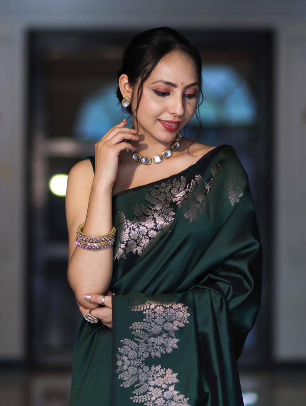 Banarasee Handloom Plain Semi Silk Saree With Zari Border-Deep Green