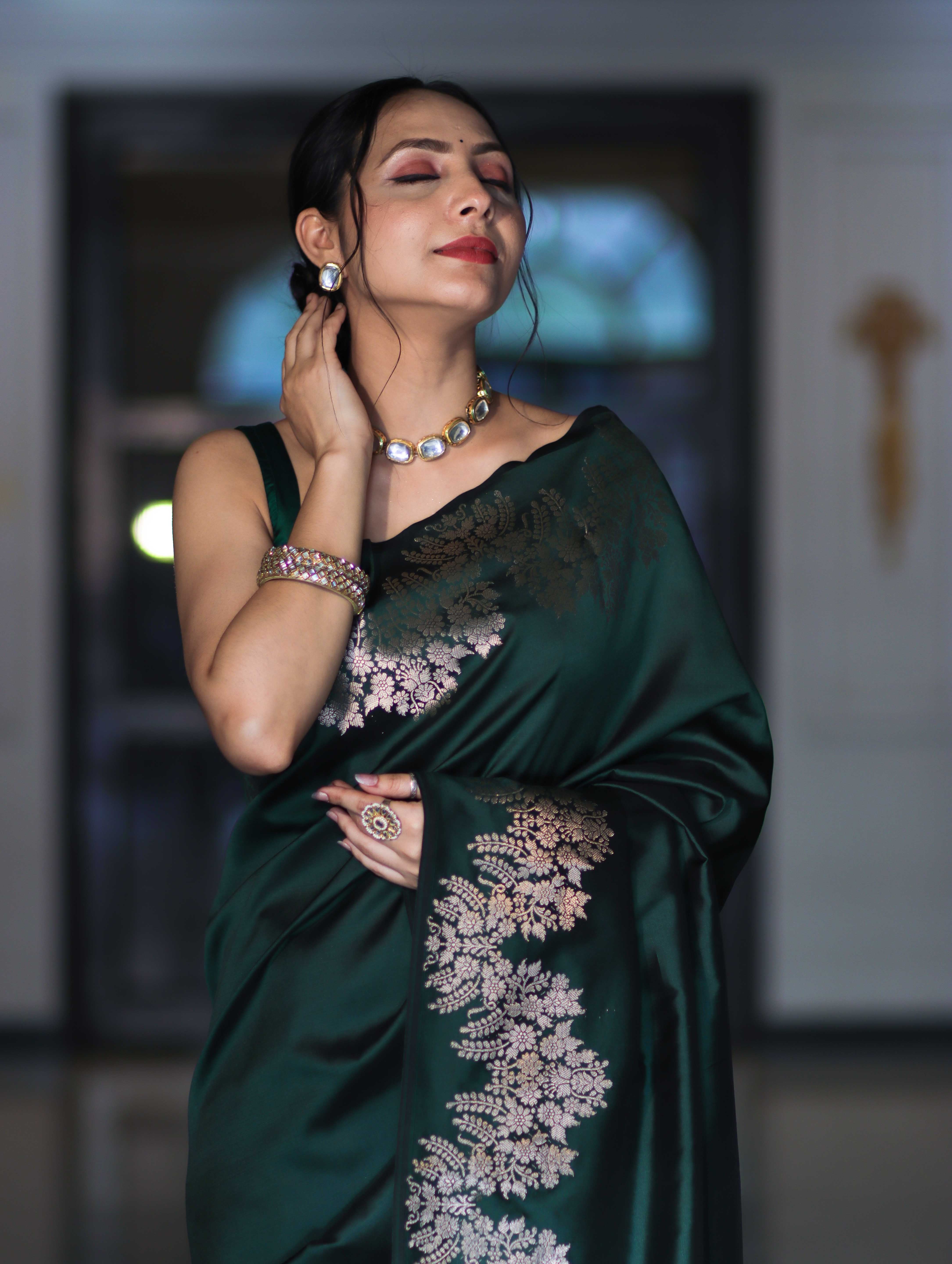 Banarasee Handloom Plain Semi Silk Saree With Zari Border-Deep Green