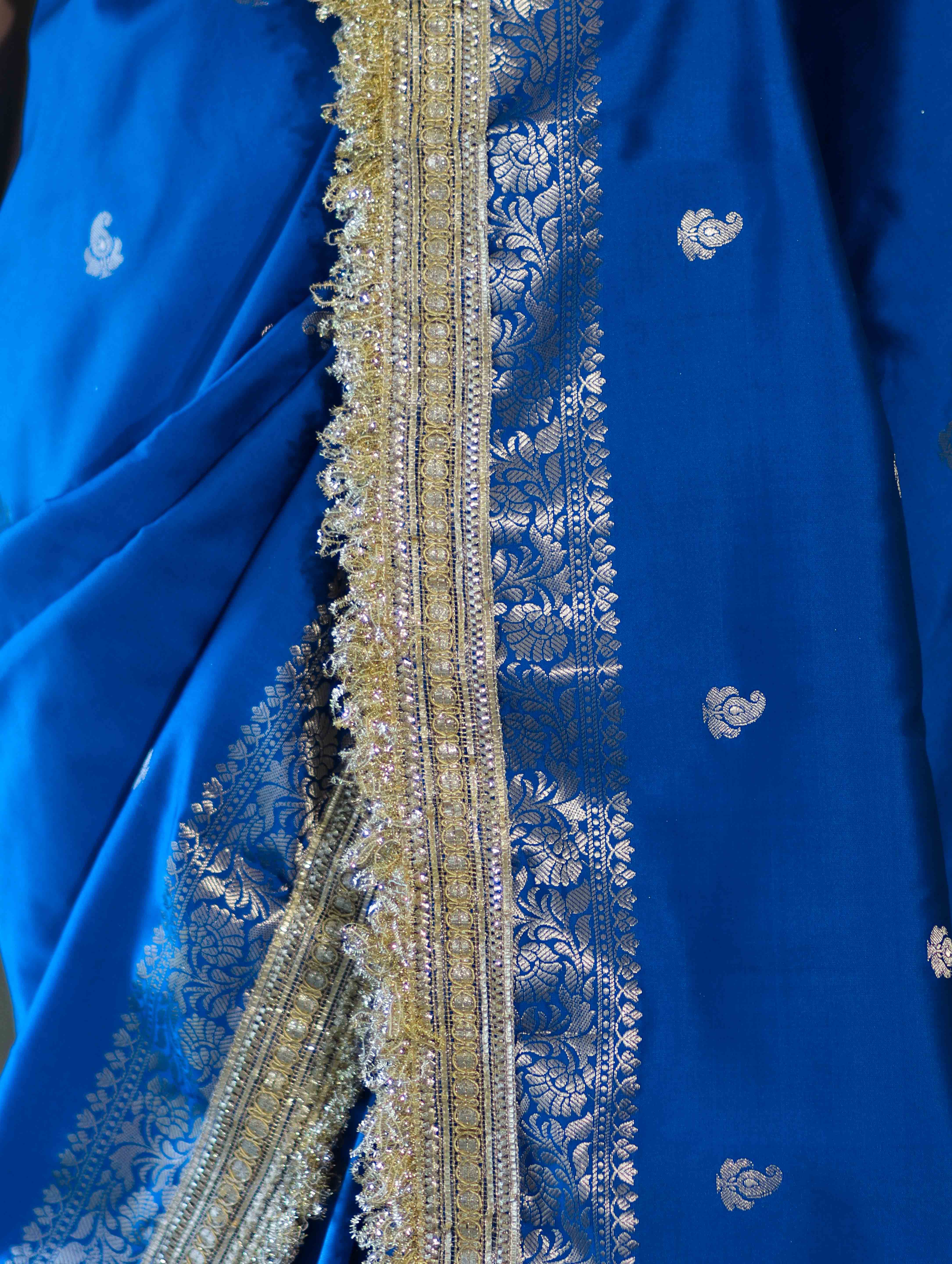 Banarasee Handloom Semi Silk Saree With Zari Buti Design Border & Lace-Blue