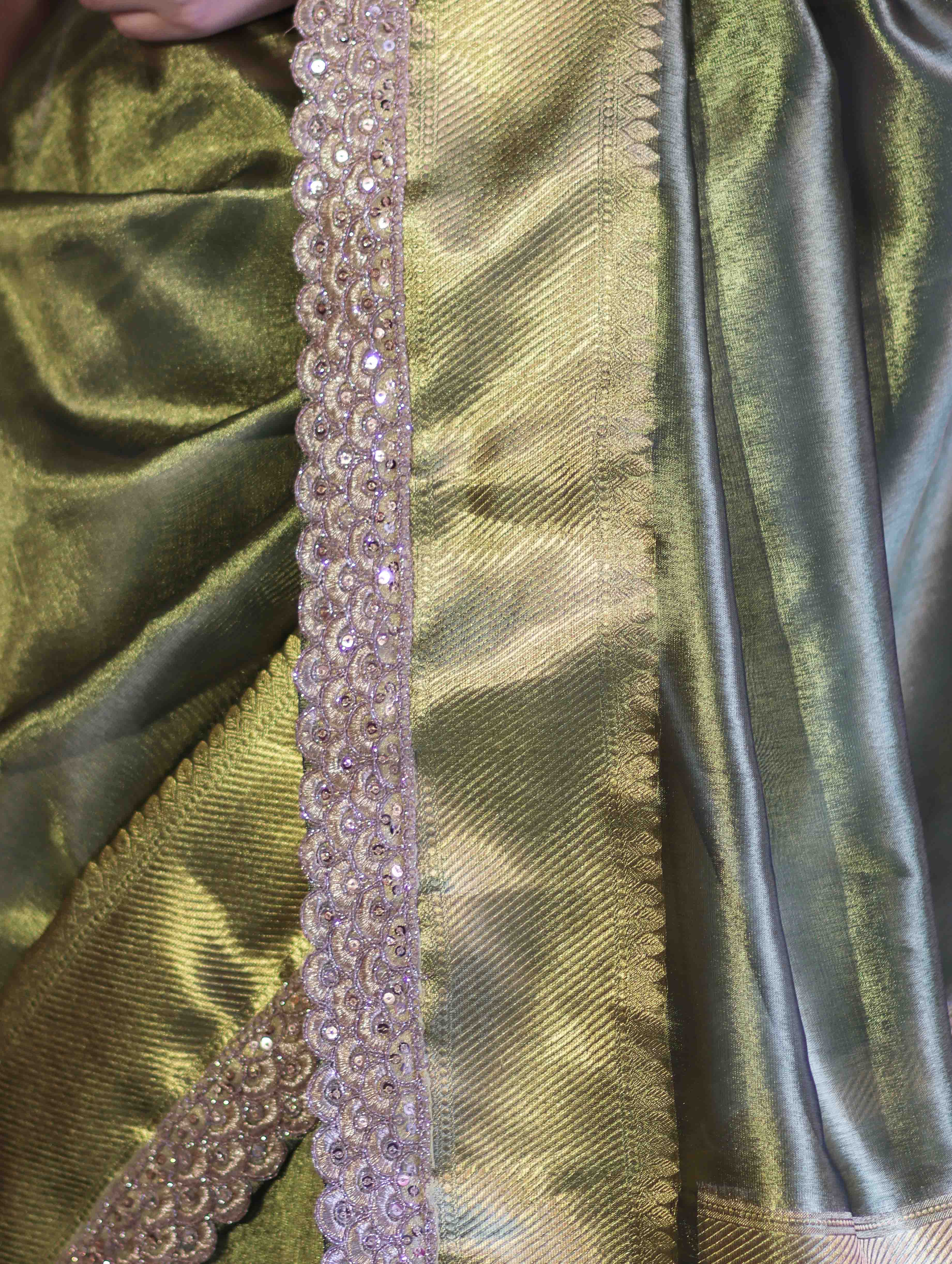 Banarasee Handloom Plain Tissue Saree With Zari Border & Lace-Olive Green