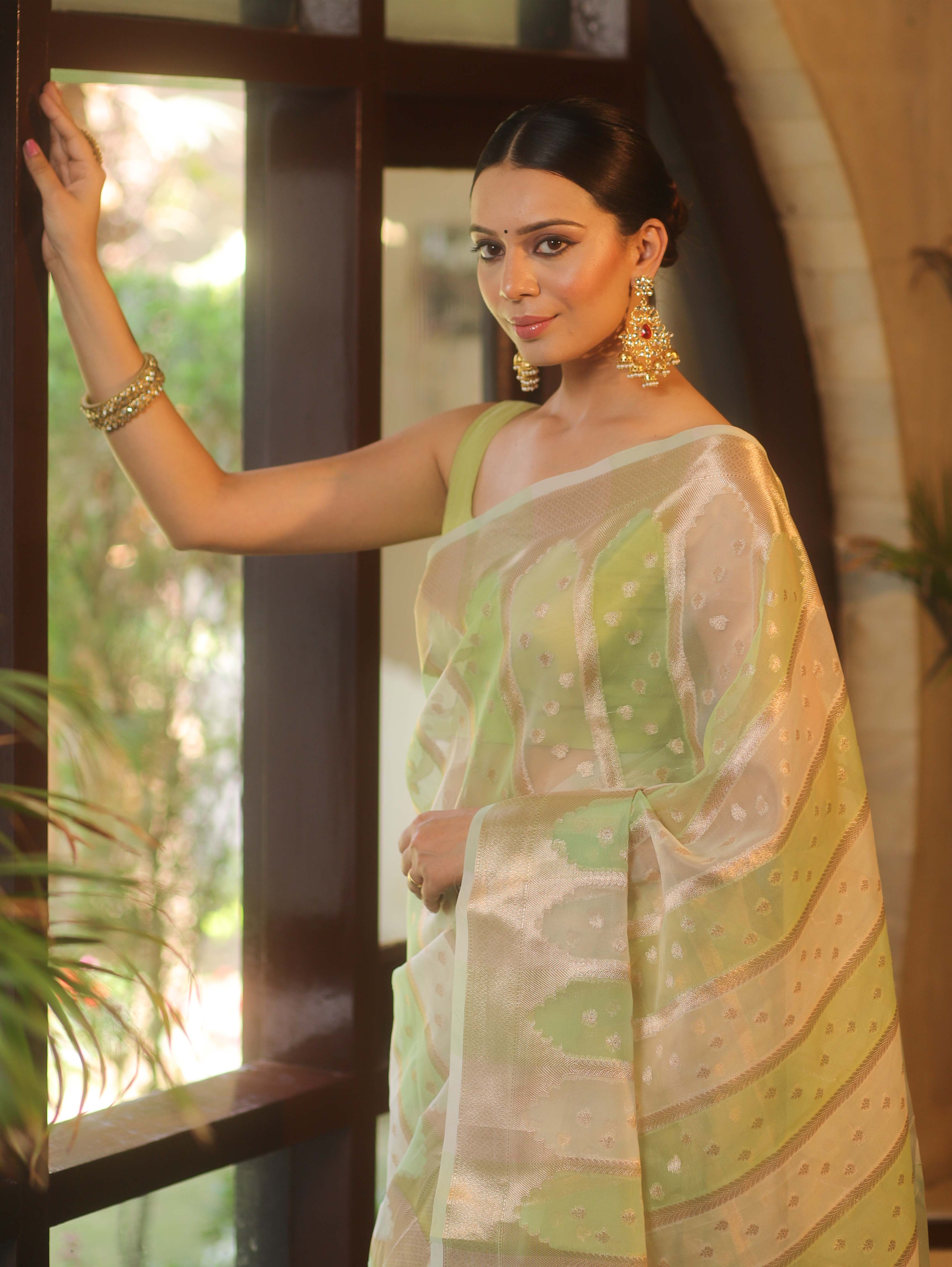 Banarasee Organza Saree With Zari Buti & Rangkat Design-Green & White