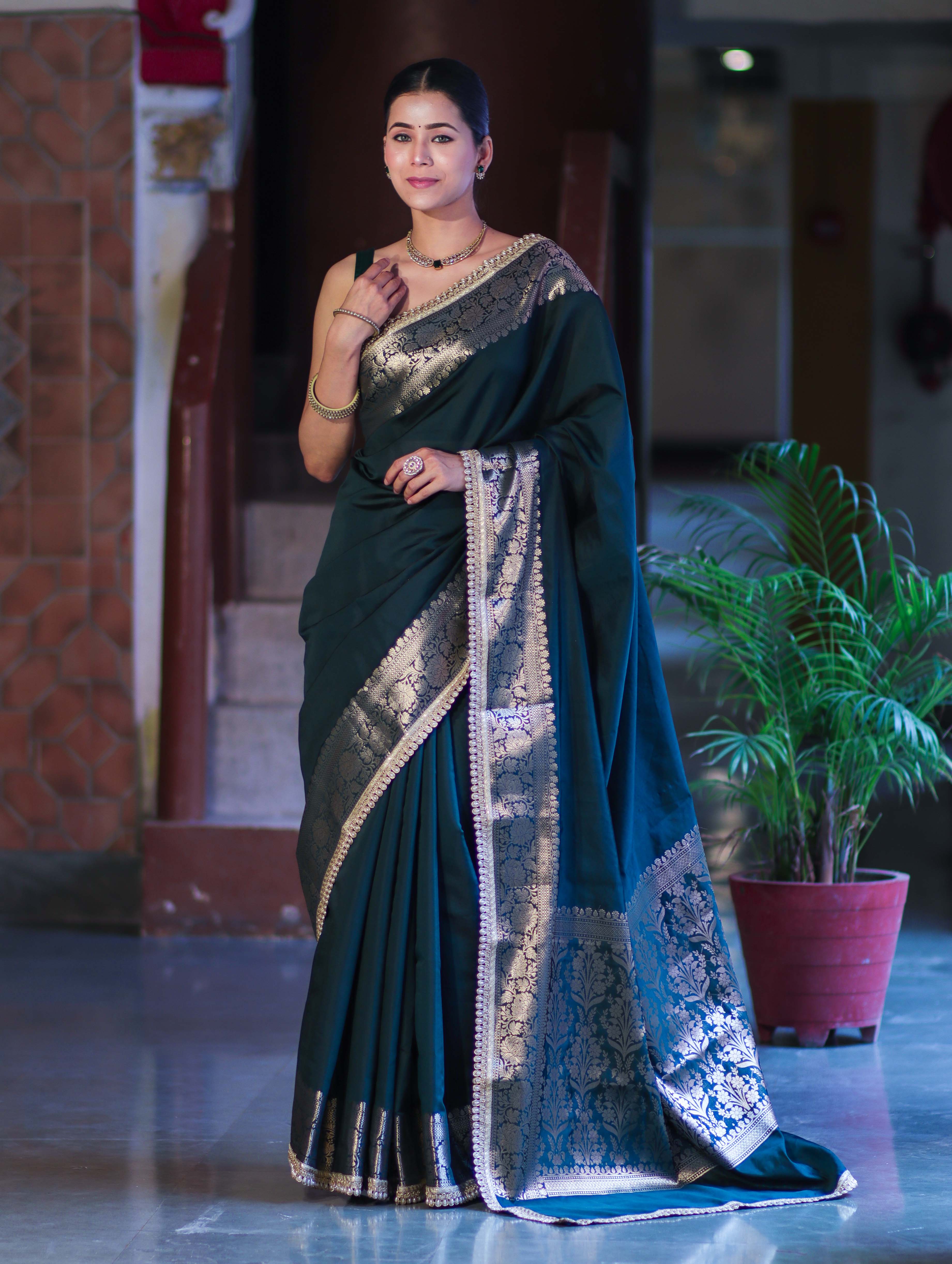 Banarasee Handloom Semi Silk Plain Saree With Zari Border & Lace-Deep Green