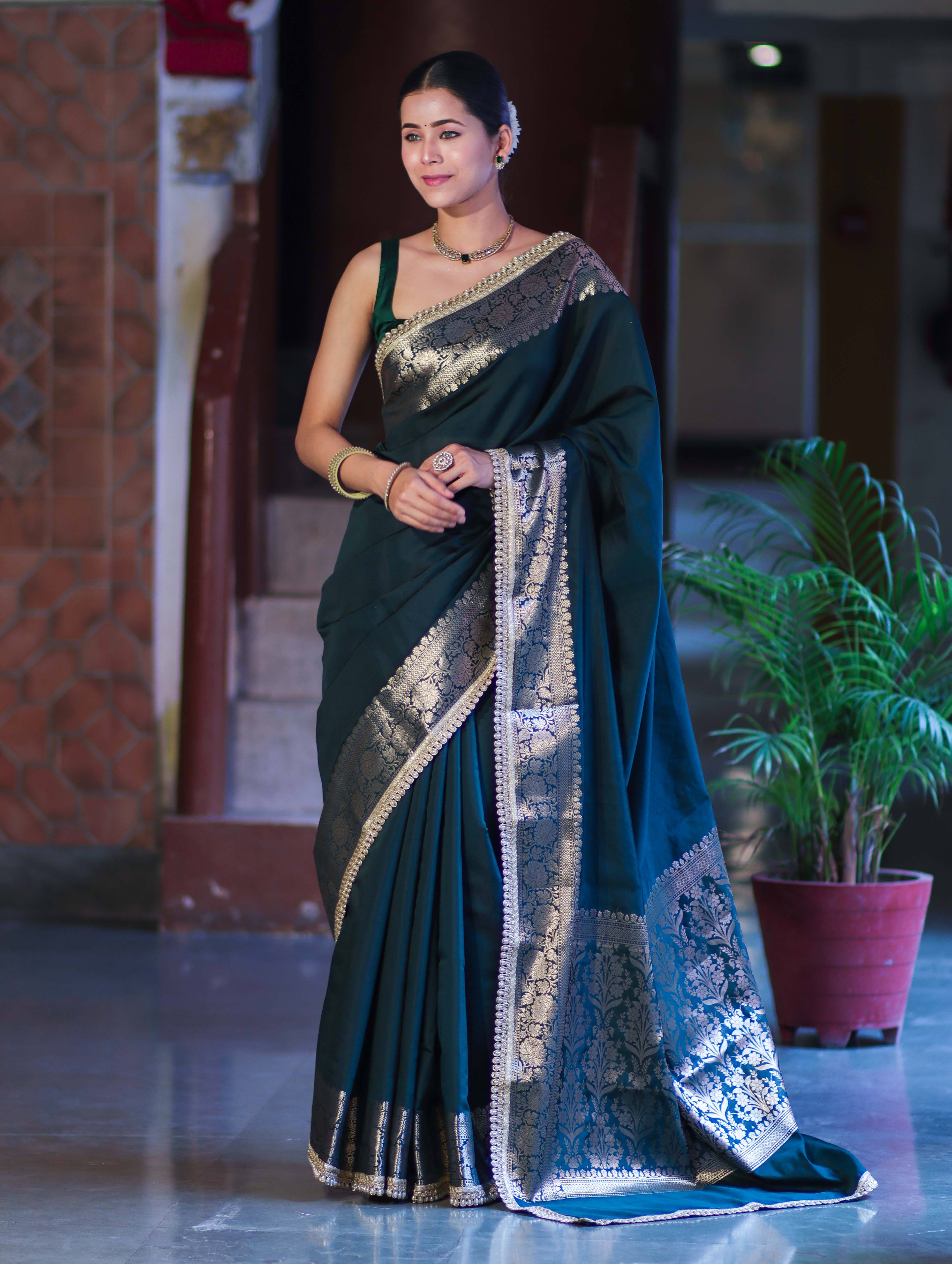 Banarasee Handloom Semi Silk Plain Saree With Zari Border & Lace-Deep Green