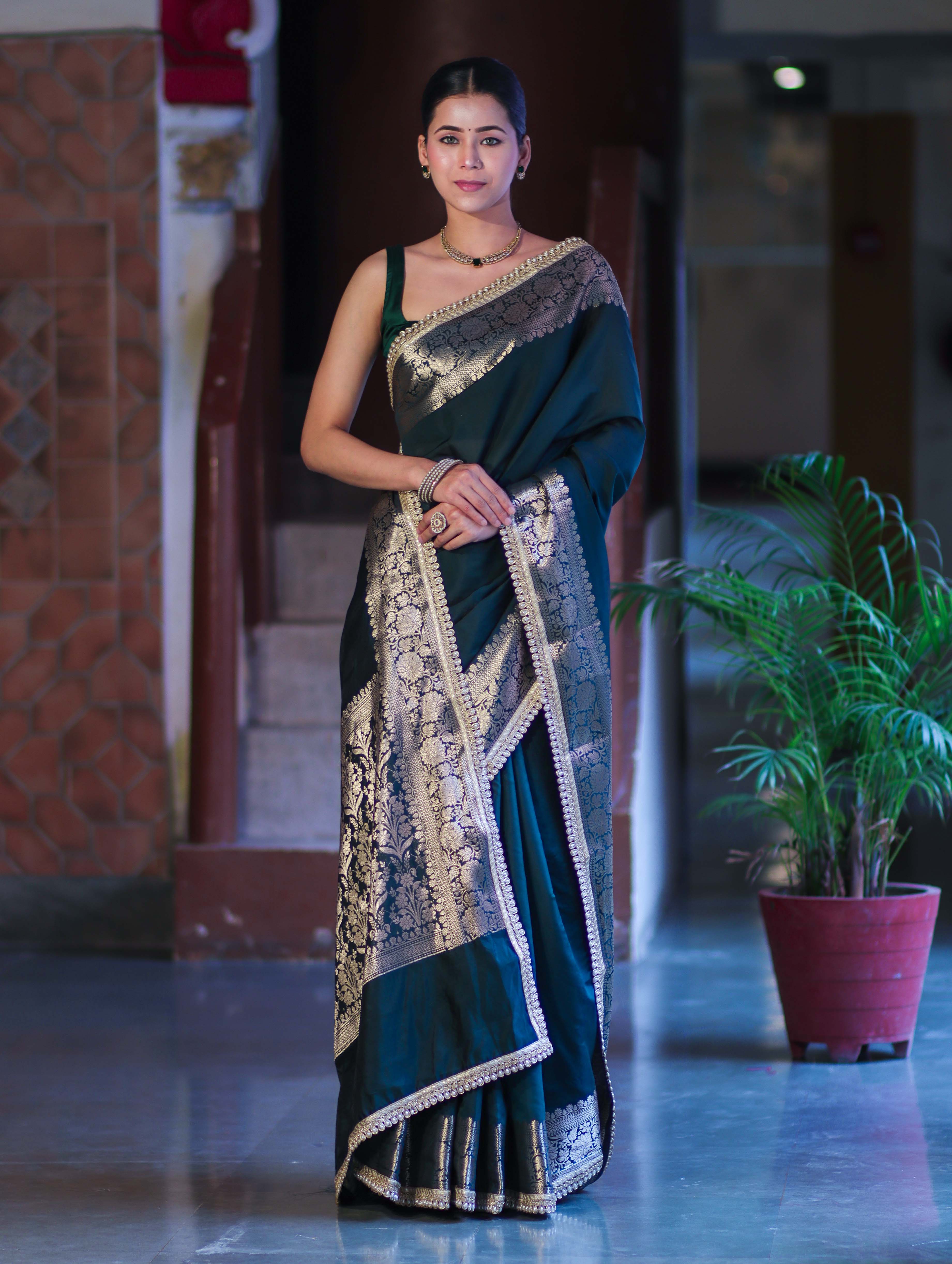 Banarasee Handloom Semi Silk Plain Saree With Zari Border & Lace-Deep Green