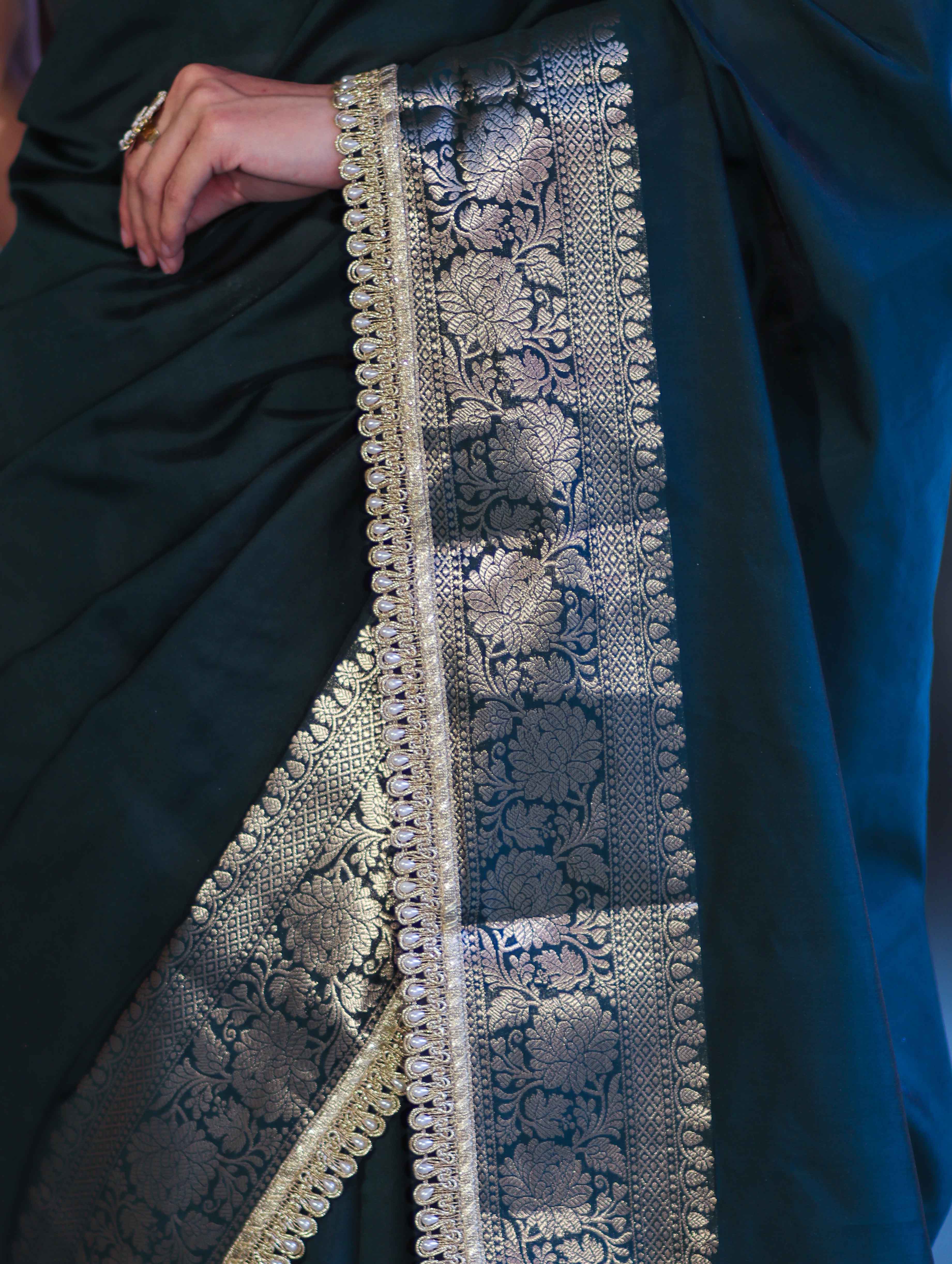 Banarasee Handloom Semi Silk Plain Saree With Zari Border & Lace-Deep Green