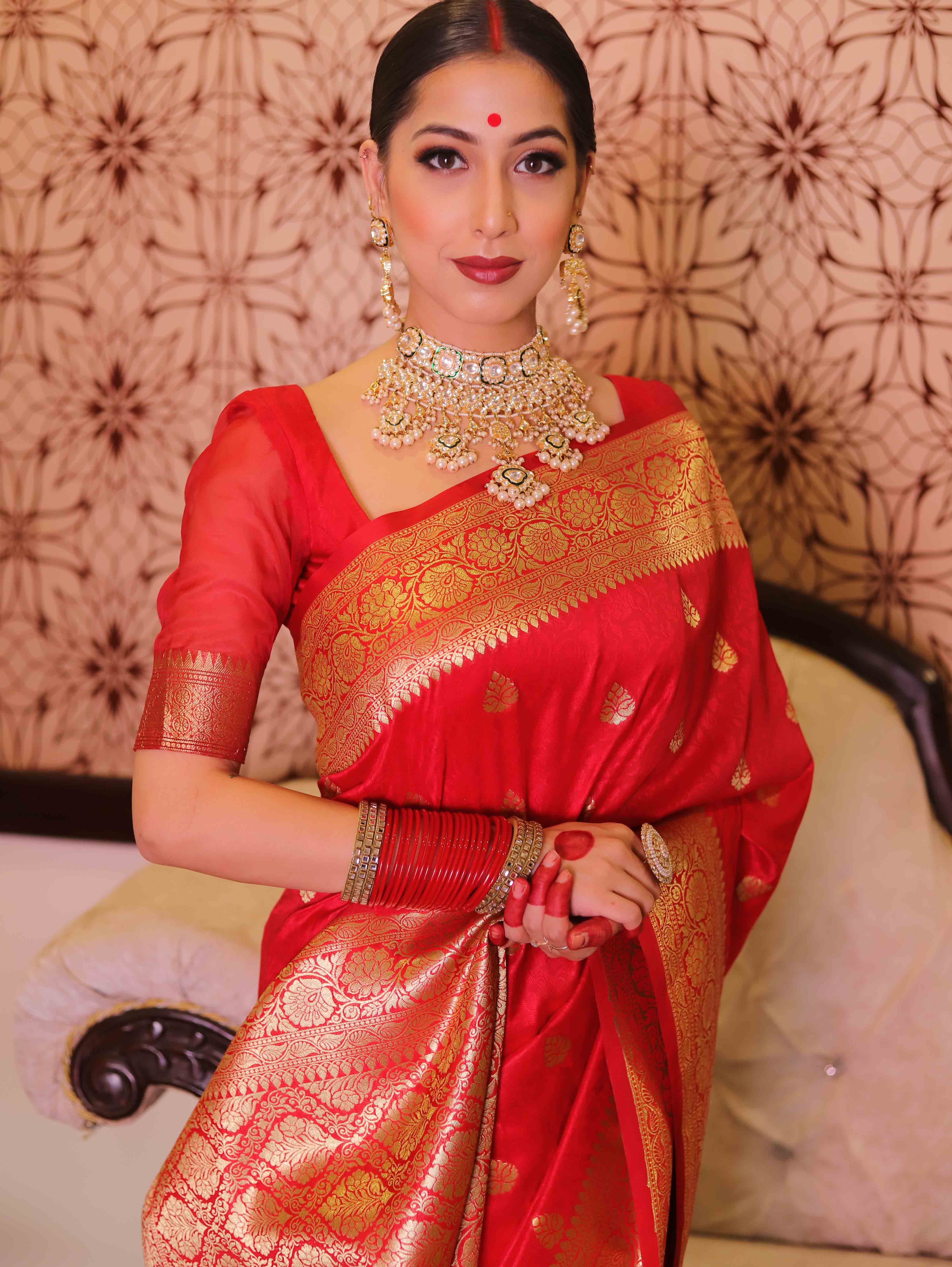 Banarasee Handwoven Semi-Katan Tanchoi Weaving Floral Border Saree-Red