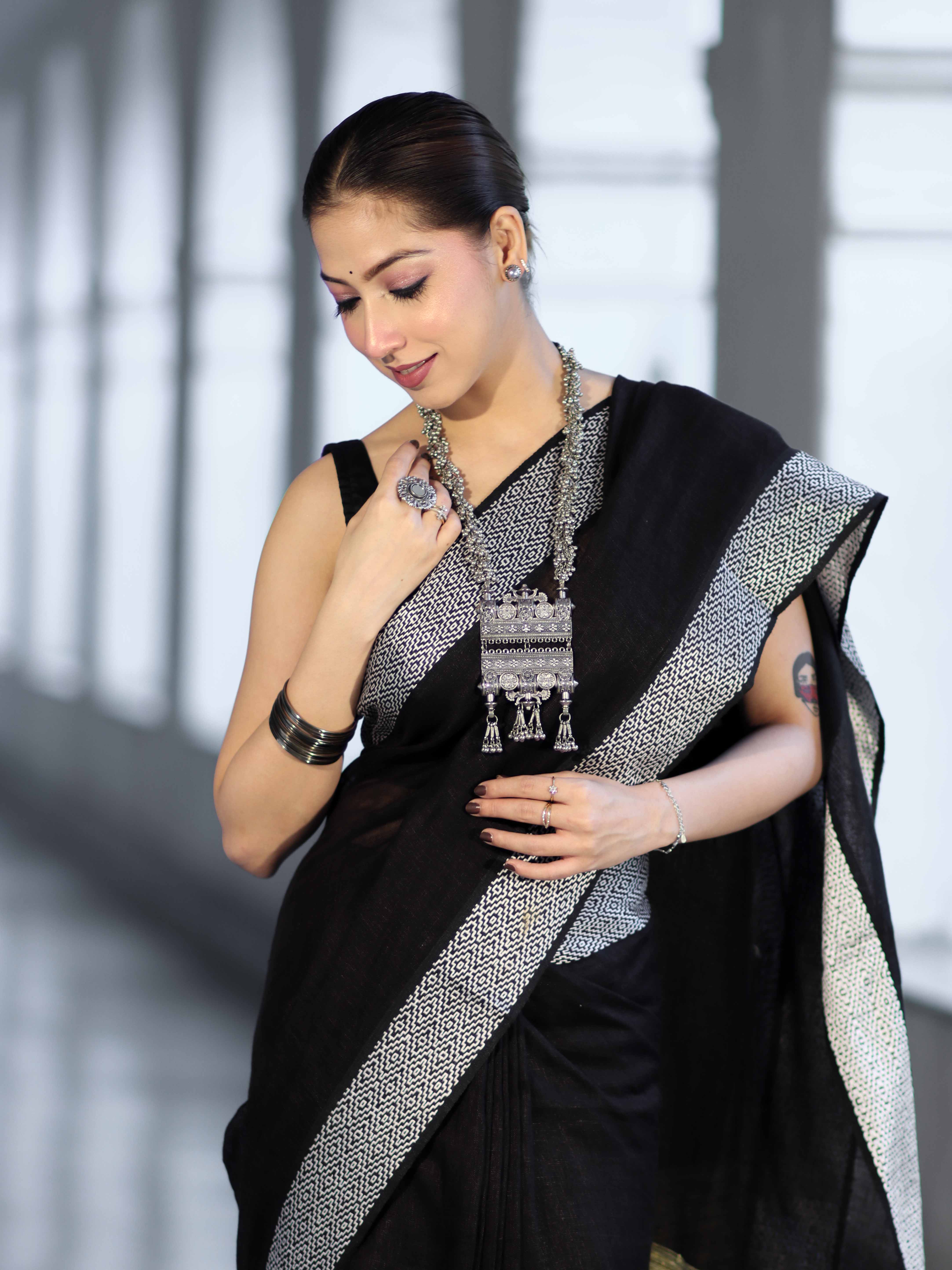 Bhagalpur Handloom Pure Linen Cotton Saree With Resham Embroidered Border-Black