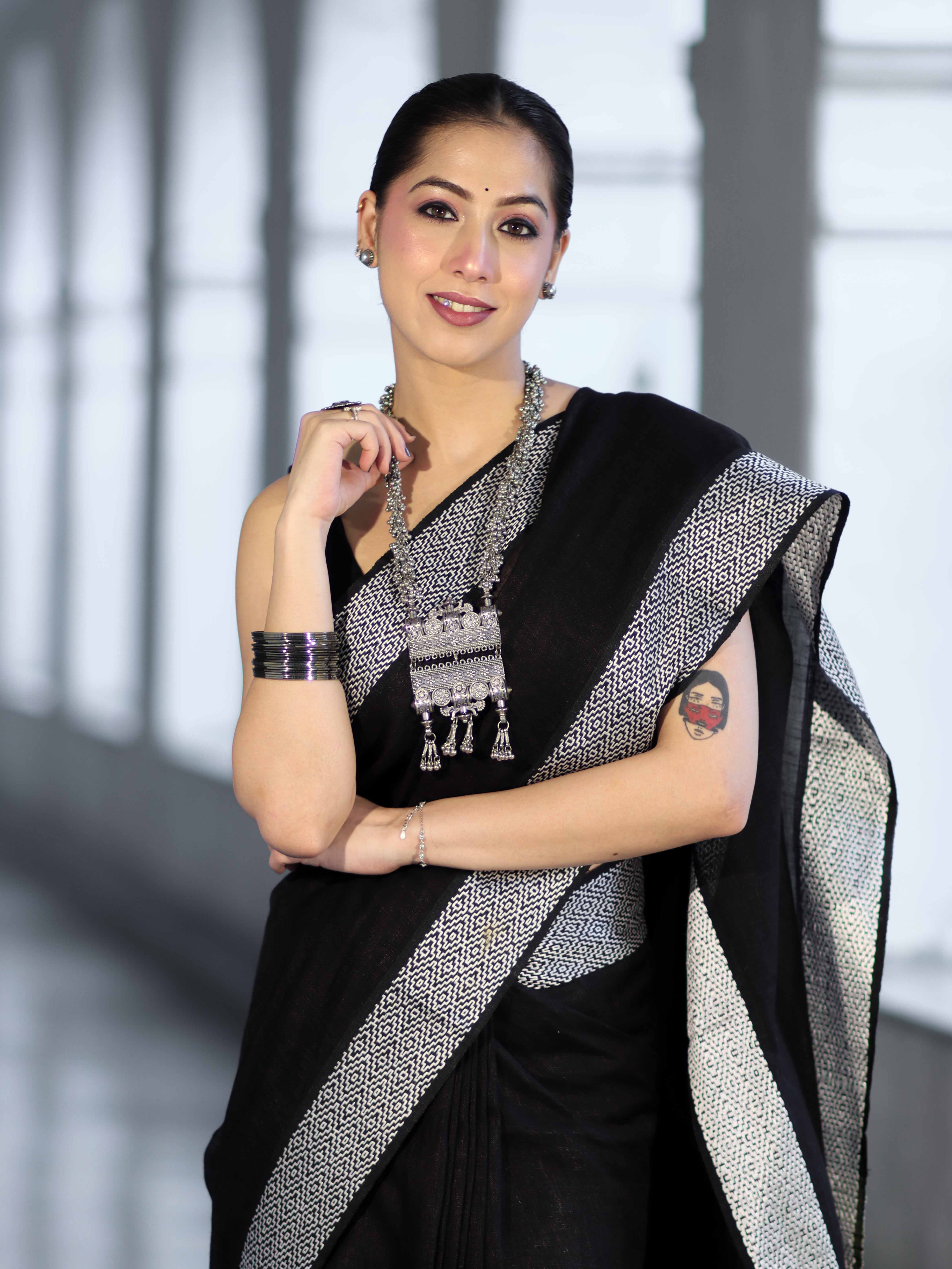Bhagalpur Handloom Pure Linen Cotton Saree With Resham Embroidered Border-Black