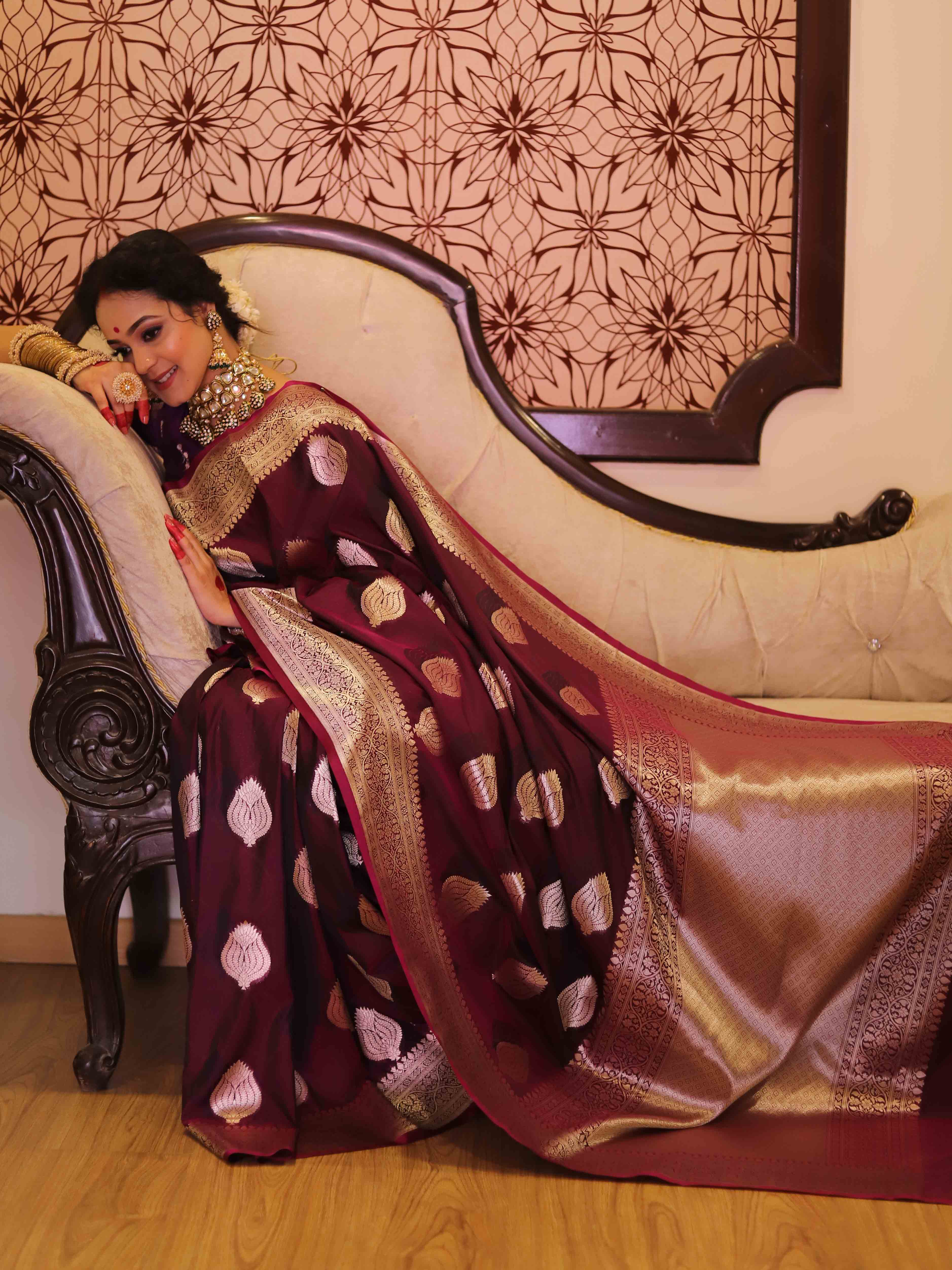Banarasee Handwoven Semi-Katan Tanchoi Weaving Floral Border Saree-Wine