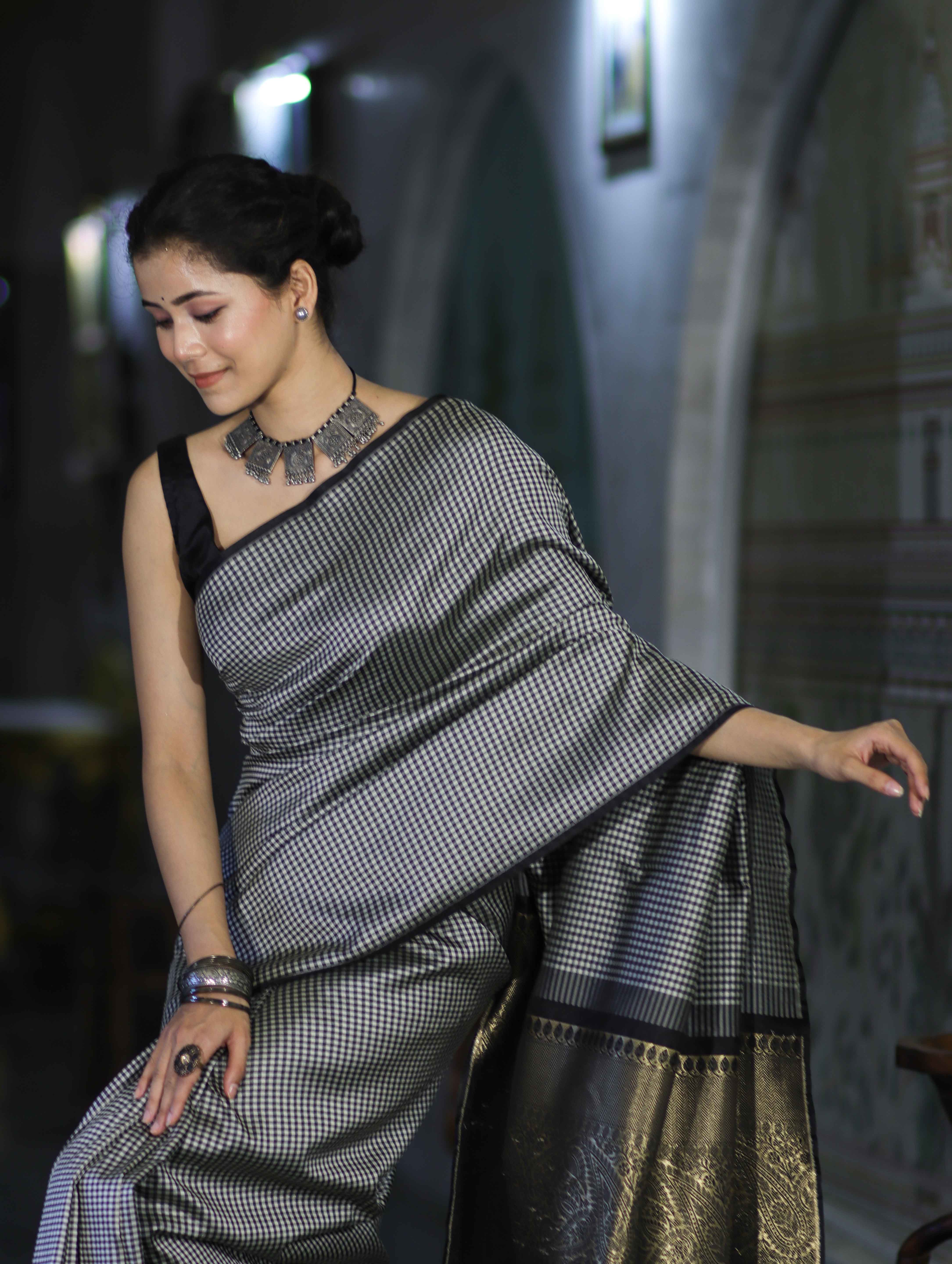 Banarasee Semi Silk Saree With Checks Pattern & Zari Woven Pallu-Black & White