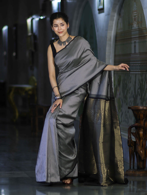Banarasee Semi Silk Saree With Checks Pattern & Zari Woven Pallu-Black & White