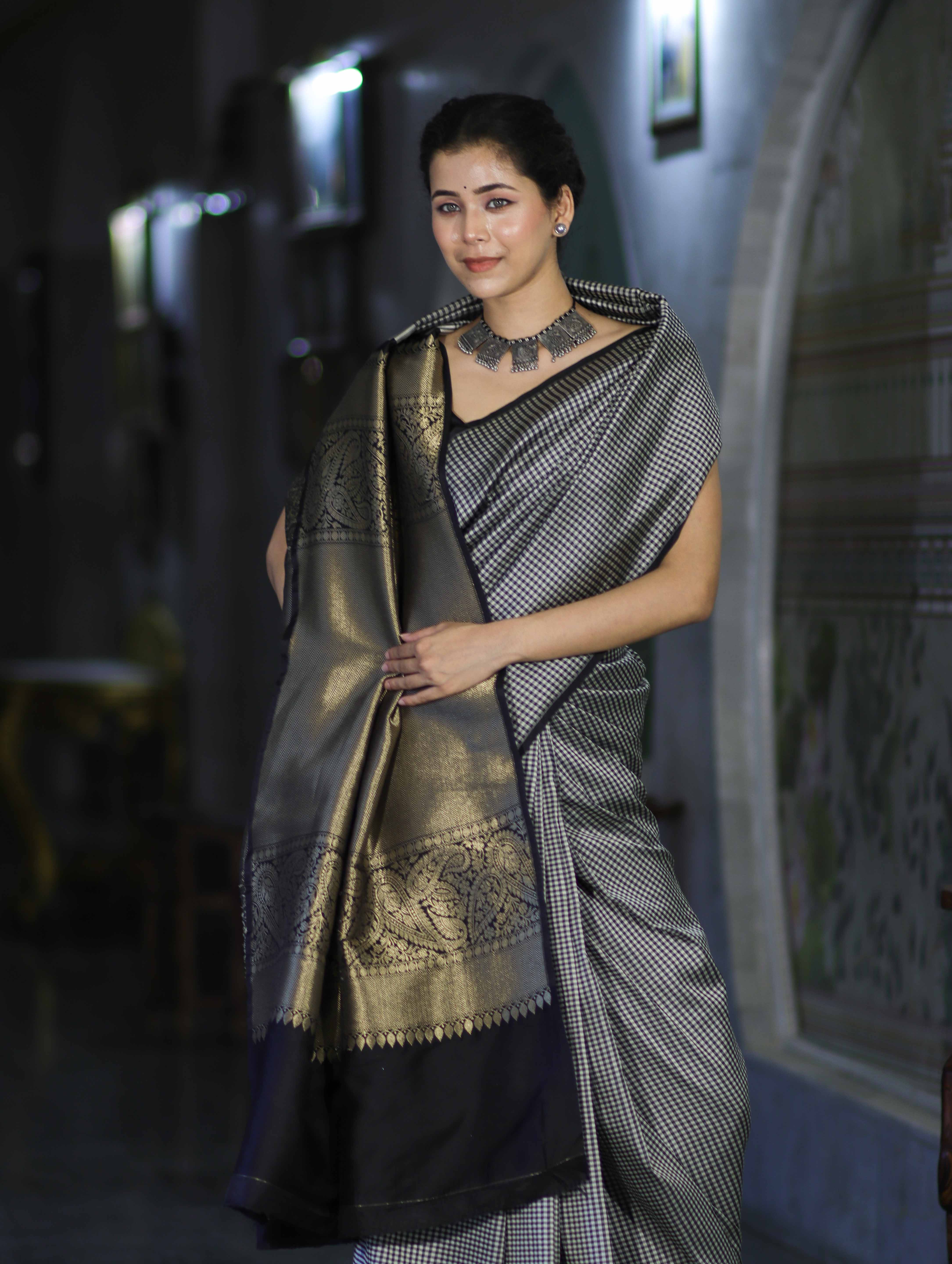 Banarasee Semi Silk Saree With Checks Pattern & Zari Woven Pallu-Black & White