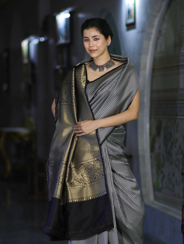 Banarasee Semi Silk Saree With Checks Pattern & Zari Woven Pallu-Black & White