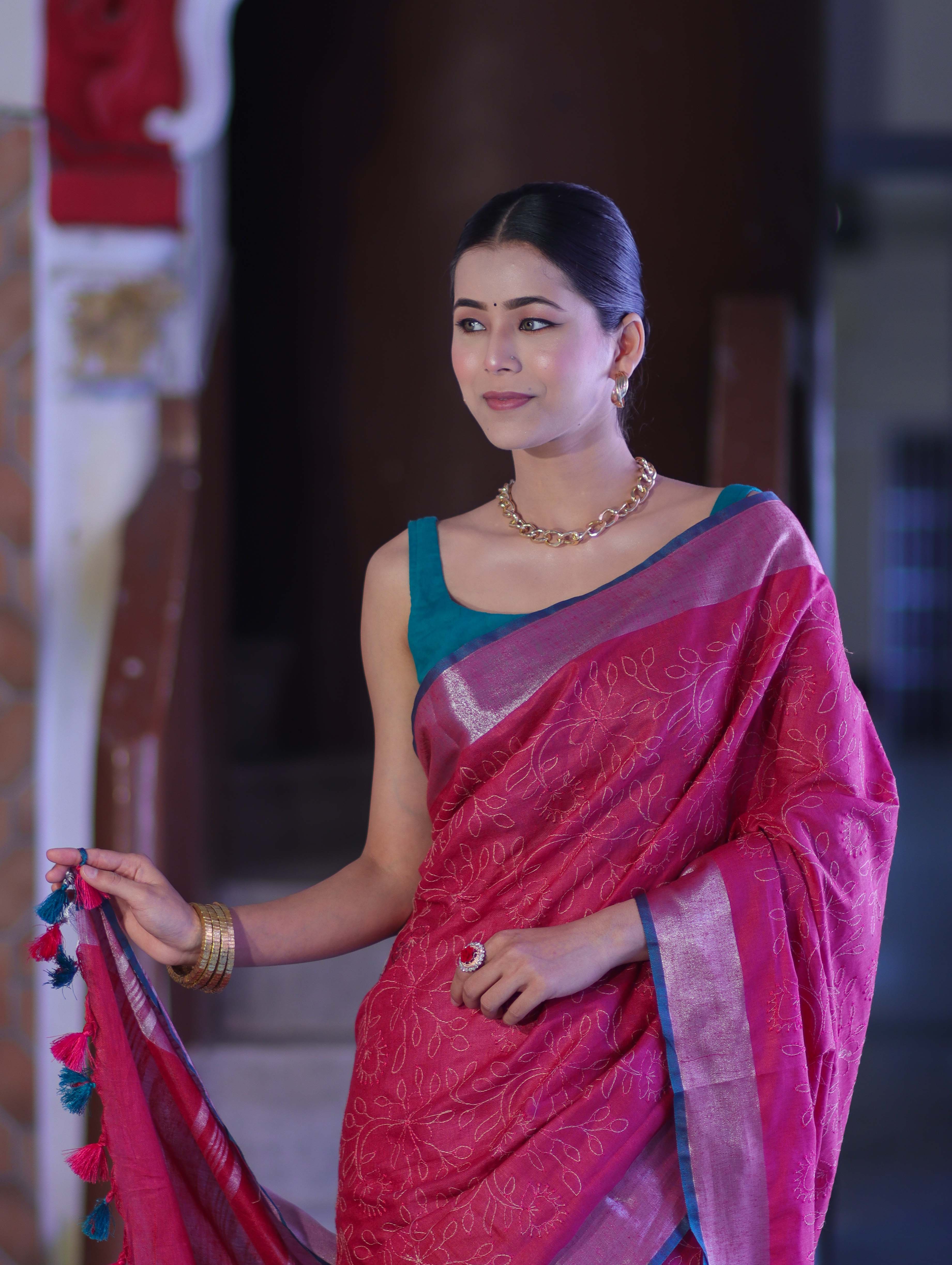 Bhagalpur Handloom Pure Linen Saree With Floral Thread Embroidery-Magenta & Green
