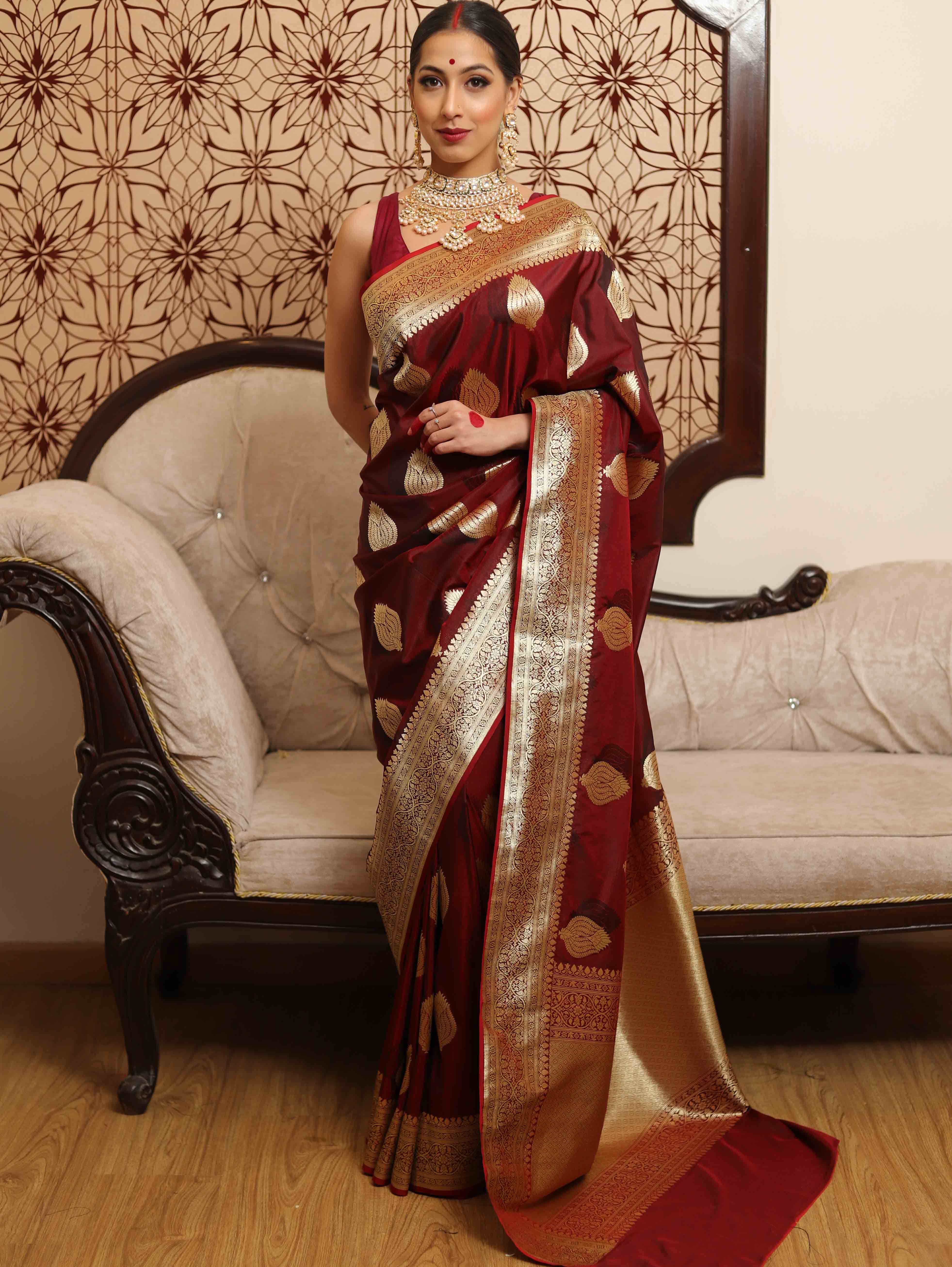 Banarasee Handwoven Semi-Katan Tanchoi Weaving Floral Border Saree-Maroon