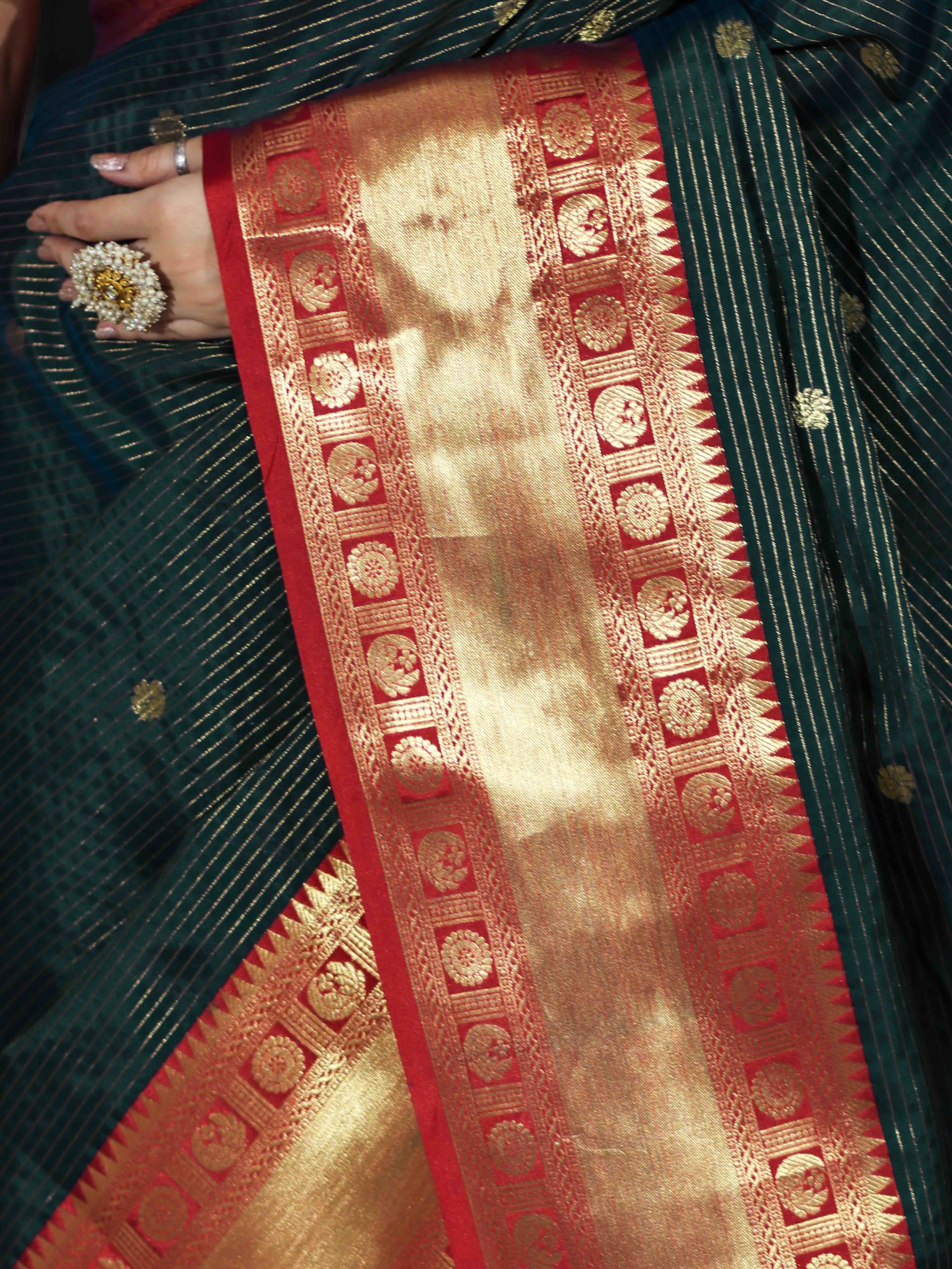 Banarasee Handloom Semi Silk Saree With Buti Design Stripe Pattern & Contrast Border-Green & Red