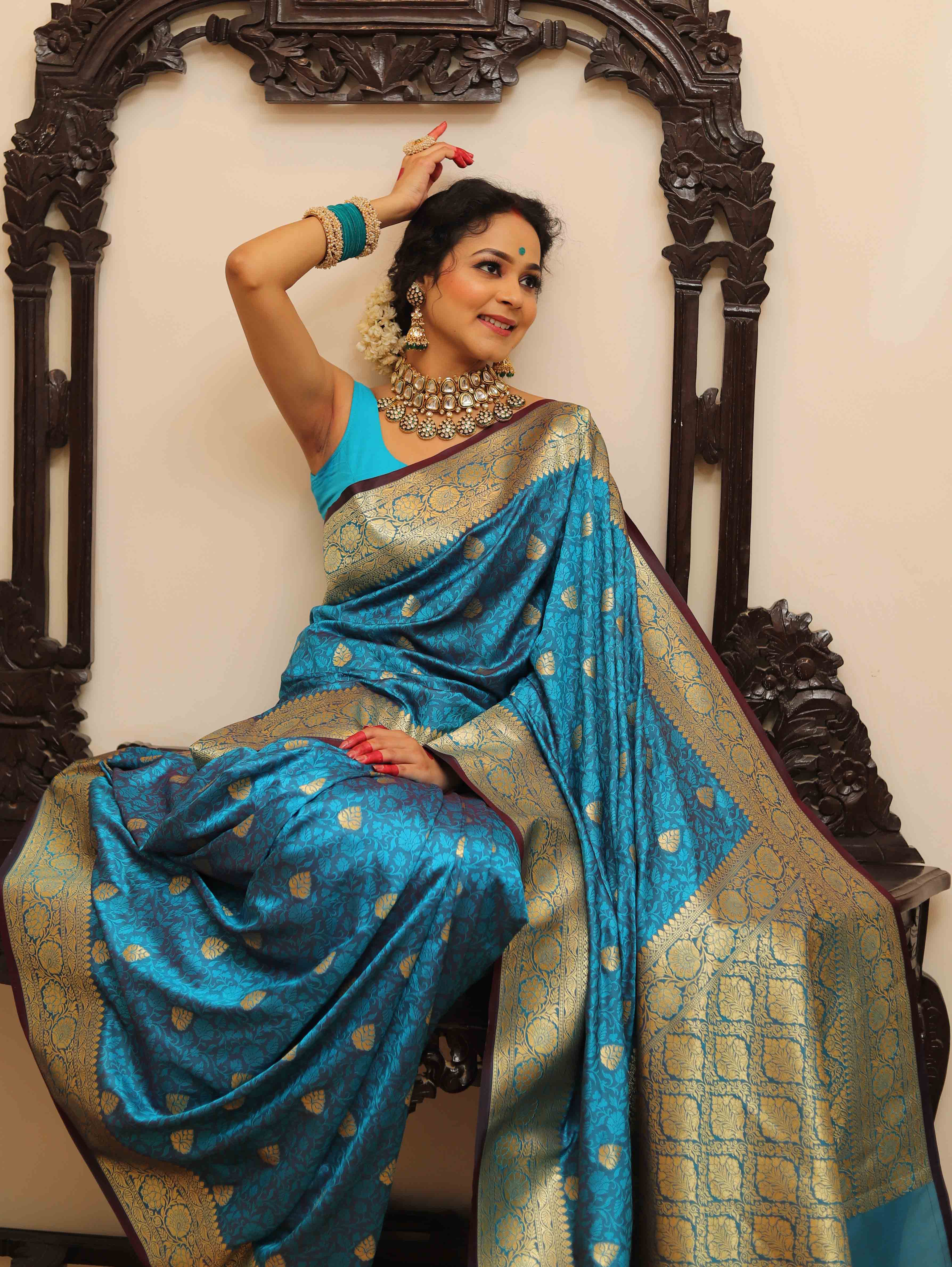 Banarasee Handwoven Semi-Katan Tanchoi Weaving Floral Border Saree-Blue