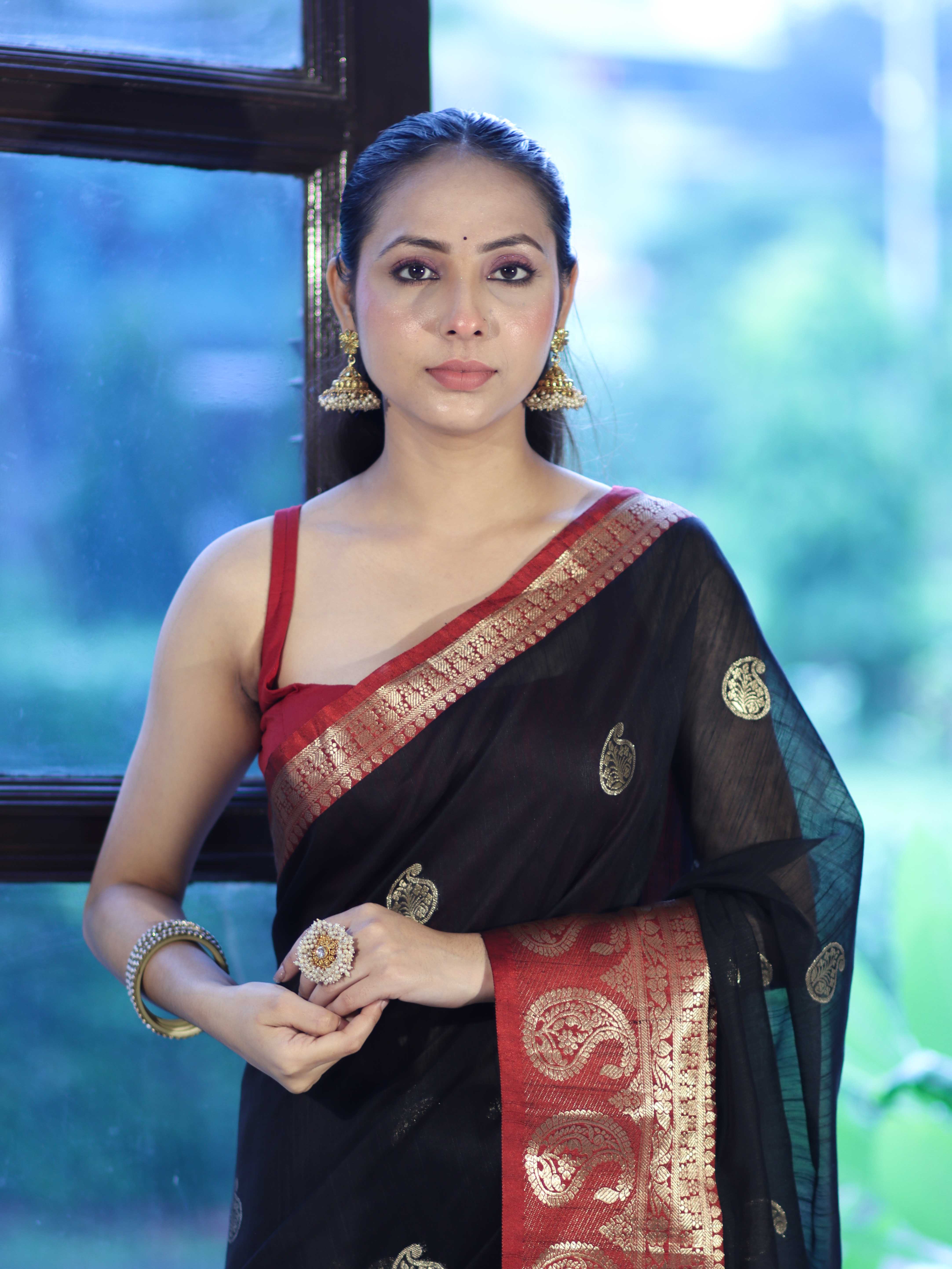 Banarasee Handloom Cotton Silk Saree With Zari Work & Contrast Border-Black & Maroon