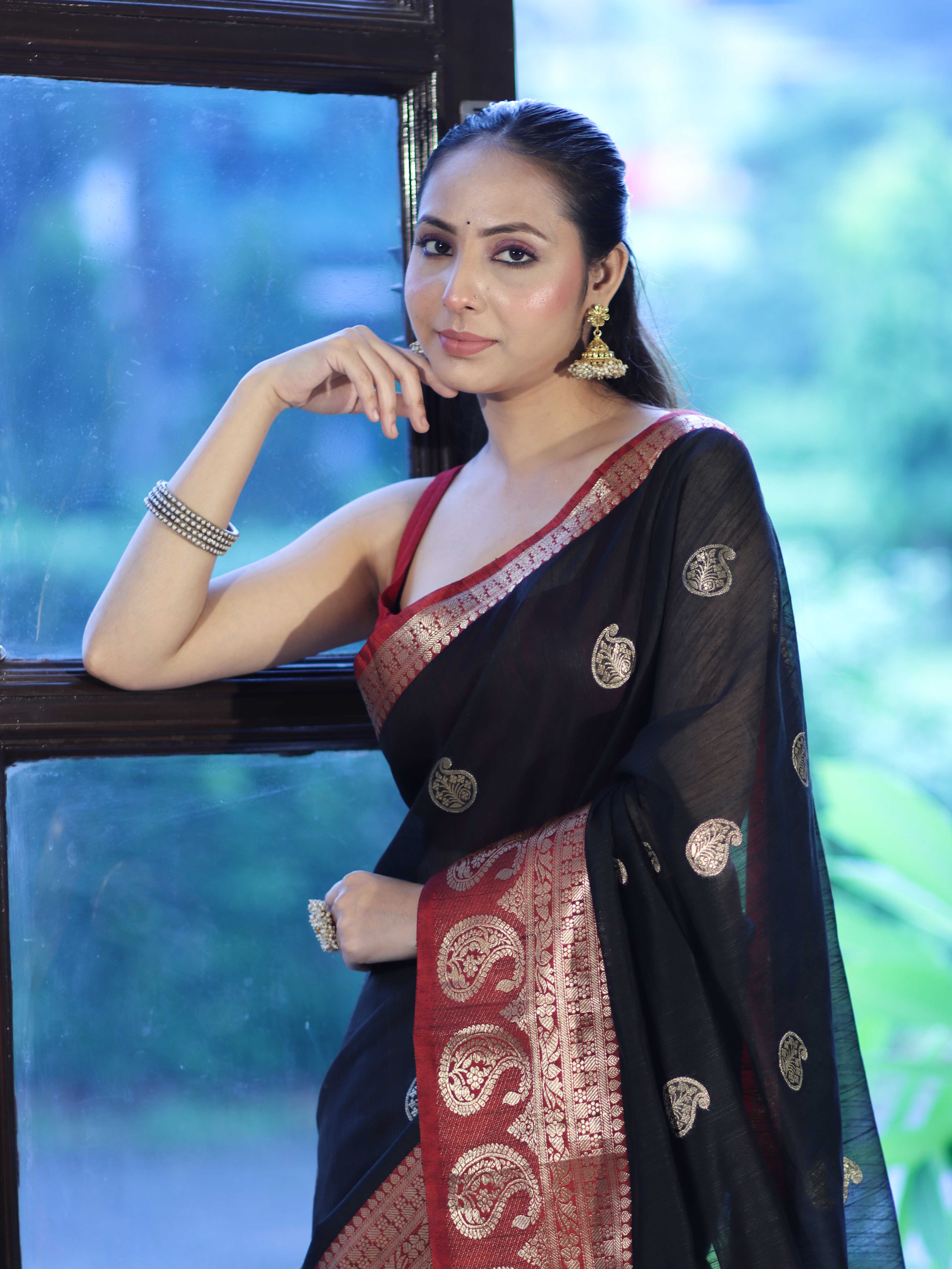 Banarasee Handloom Cotton Silk Saree With Zari Work & Contrast Border-Black & Maroon