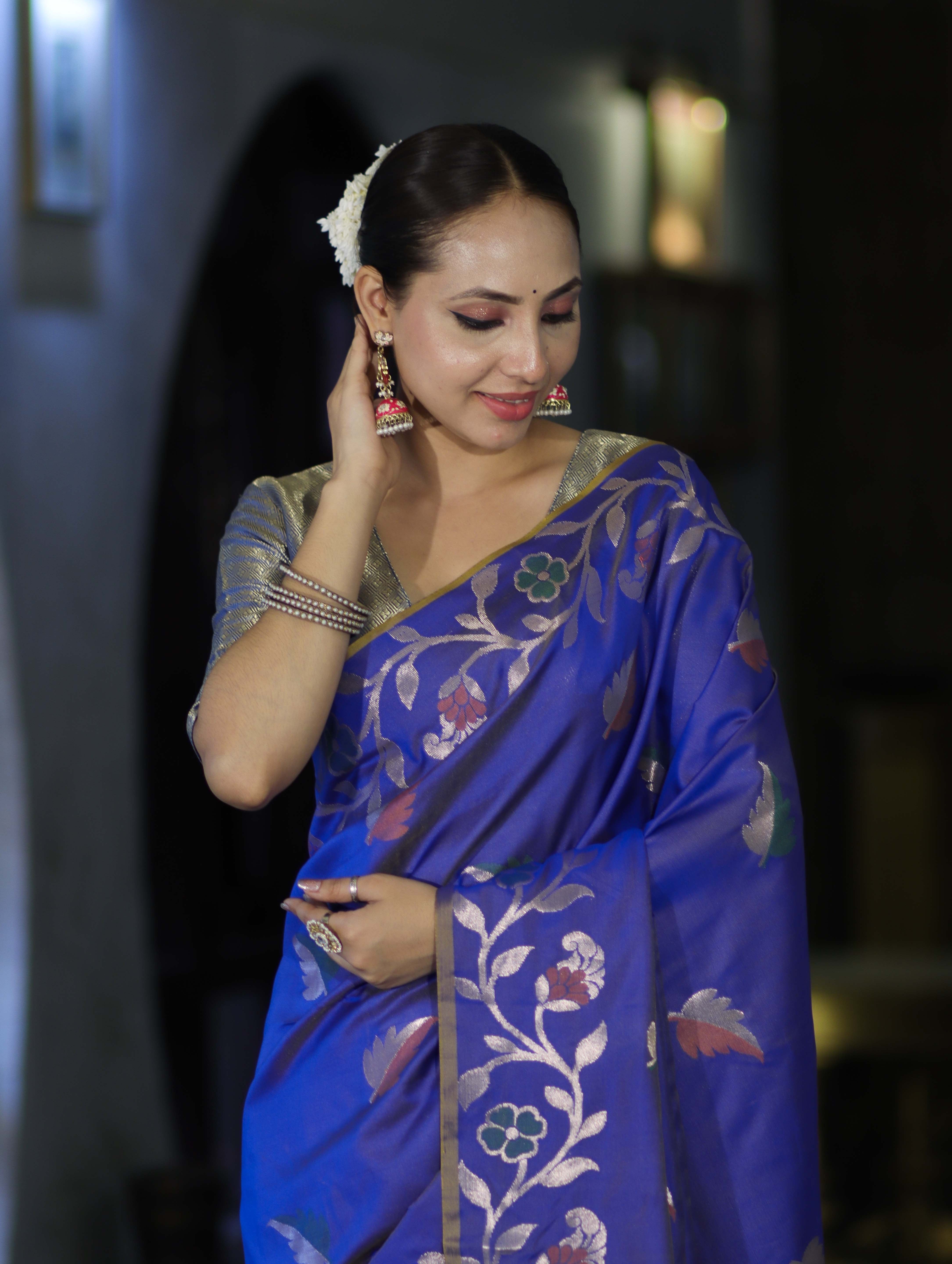 Banarasee Handloom Semi Silk Saree With Leaf Pattern & Floral Zari Border-Blue (Dual Tone)