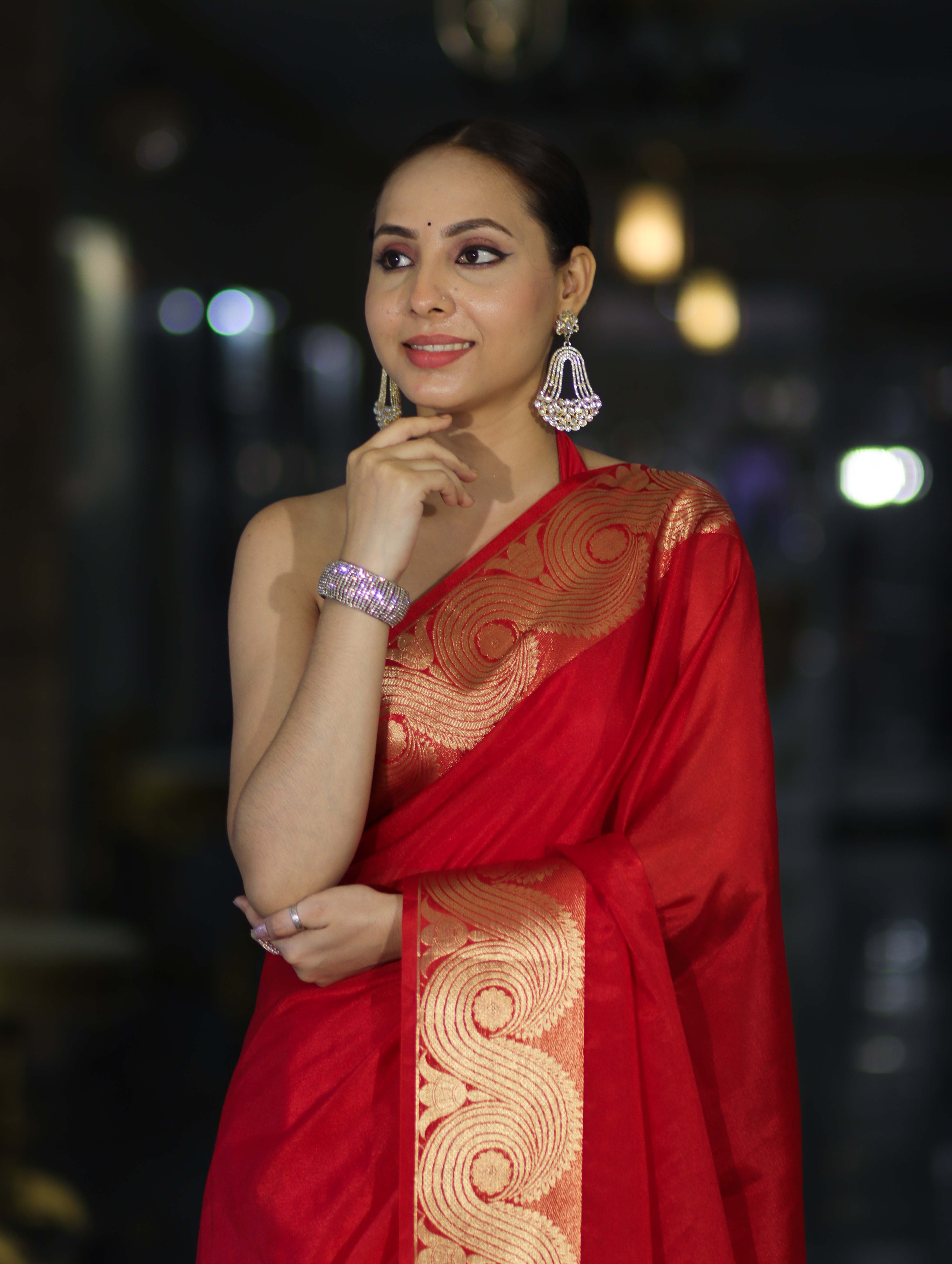 Banarasee Handloom Semi Silk Plain Saree With Gold Zari Woven Border-Red